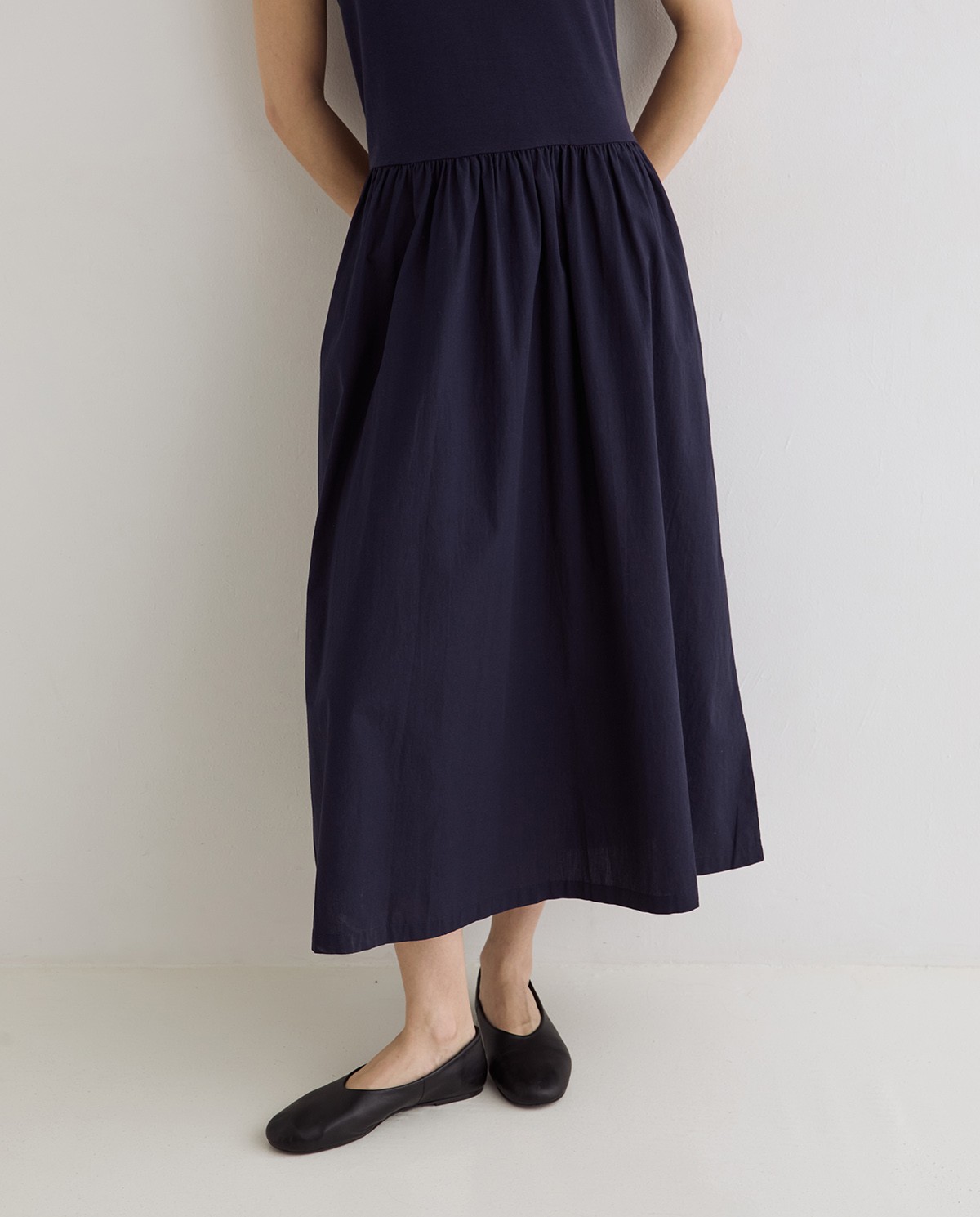 Vestido largo combinado en color azul oscuro 3
