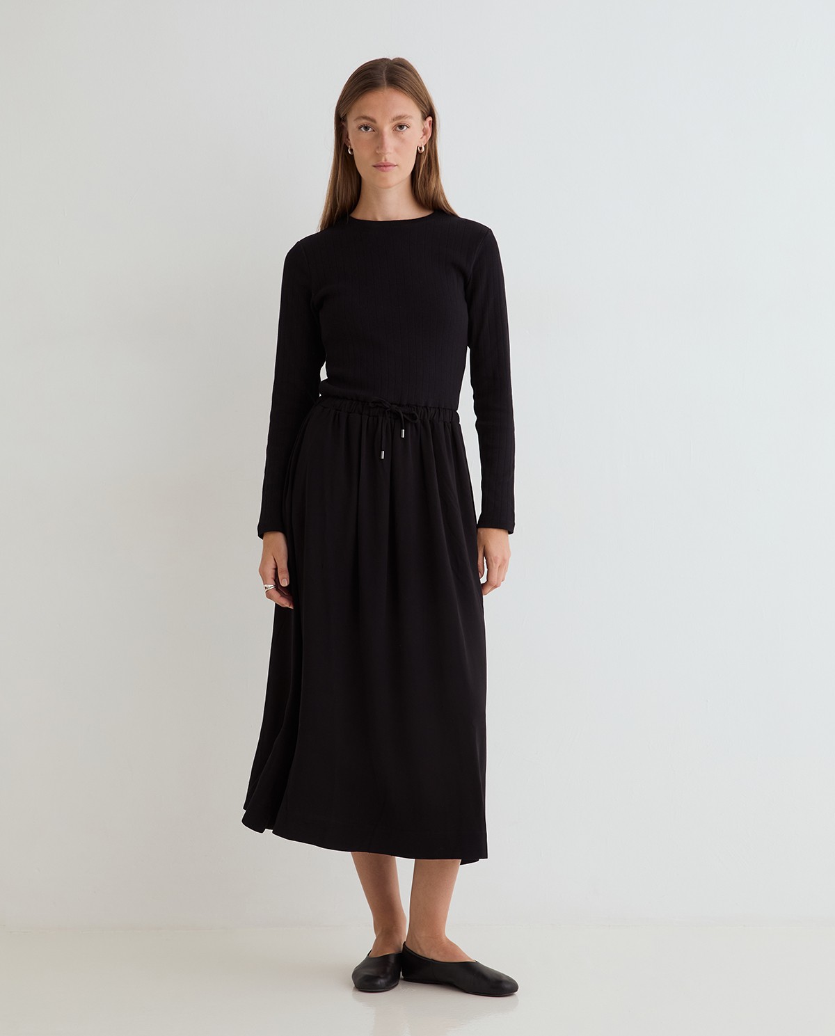 Vestido midi combinado negro para mujer