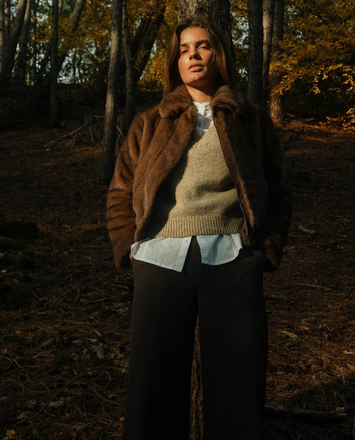 Beige merino-wool v-neck vest woman Yerse - Front view