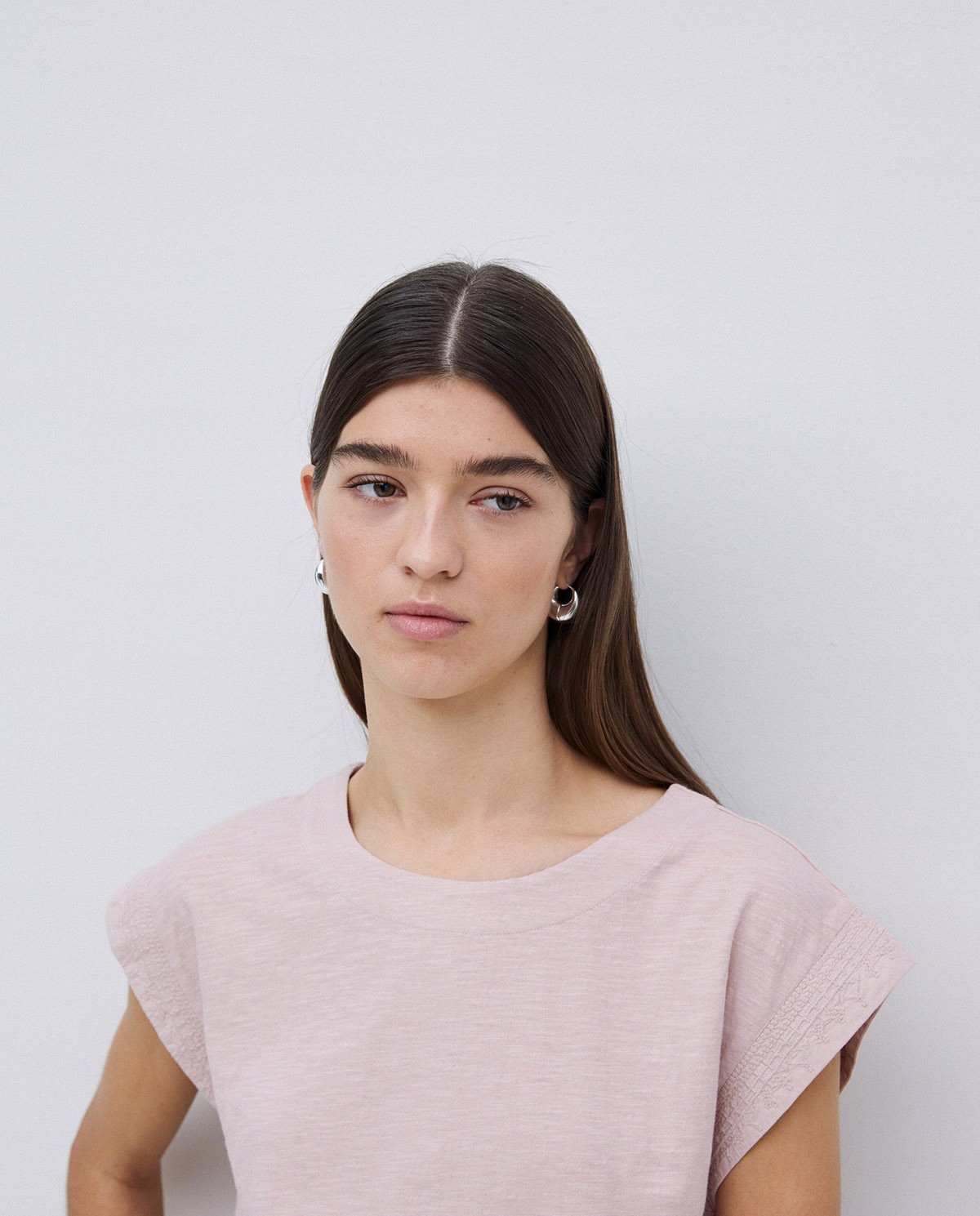 Camiseta sin mangas bordado rosa pálido 2
