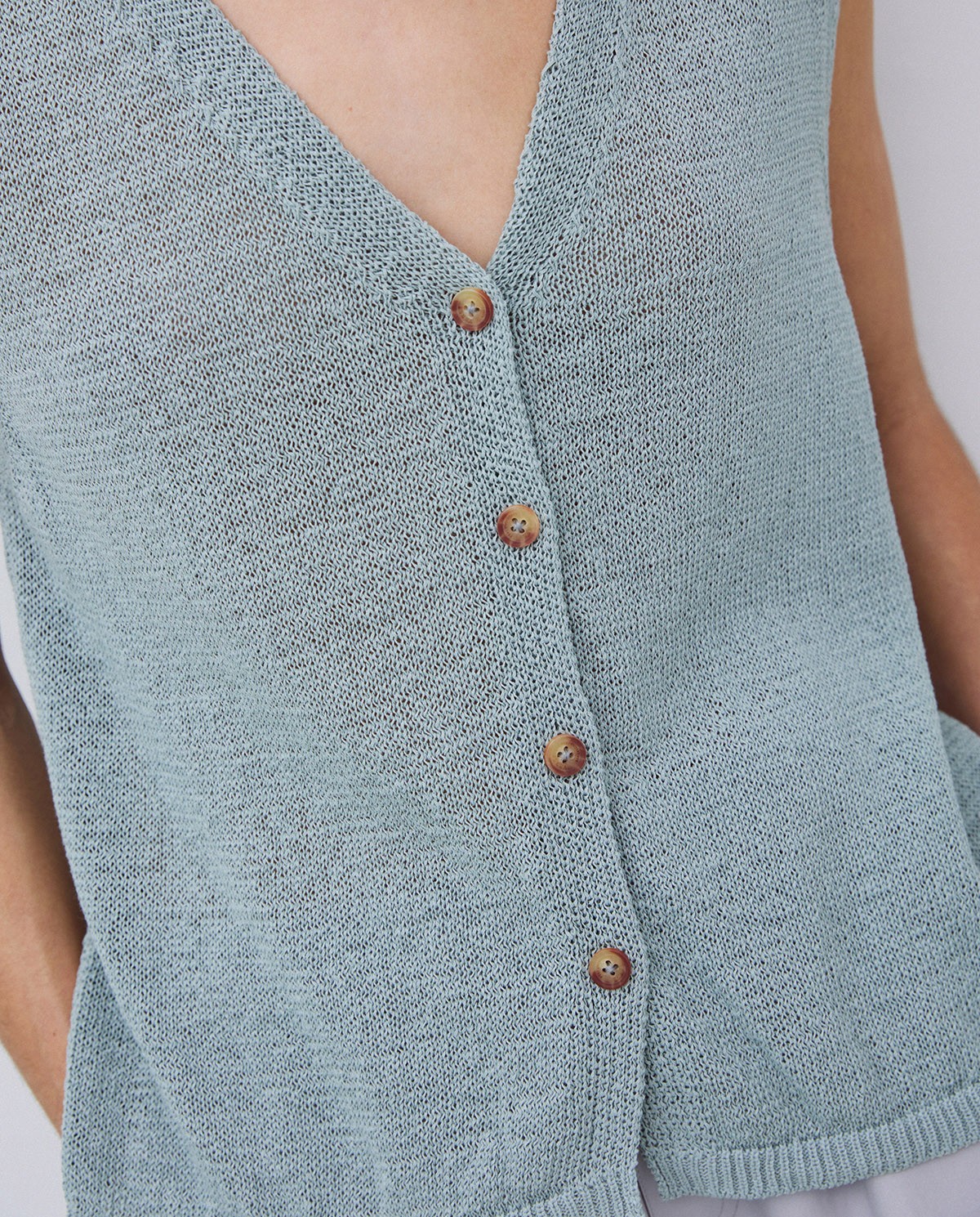 Gilet coton col en V vert clair 2