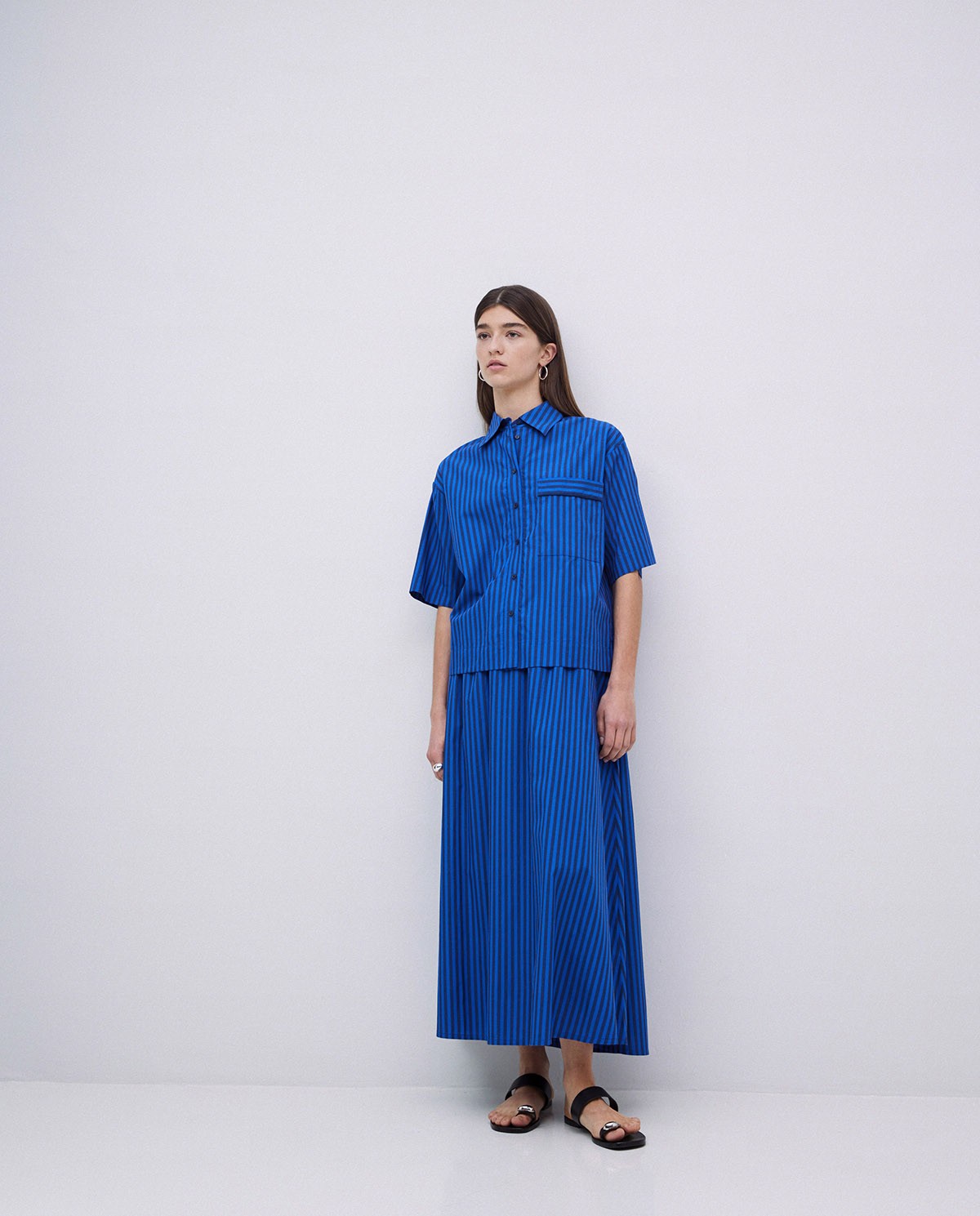 Falda midi rayas azul oscuro