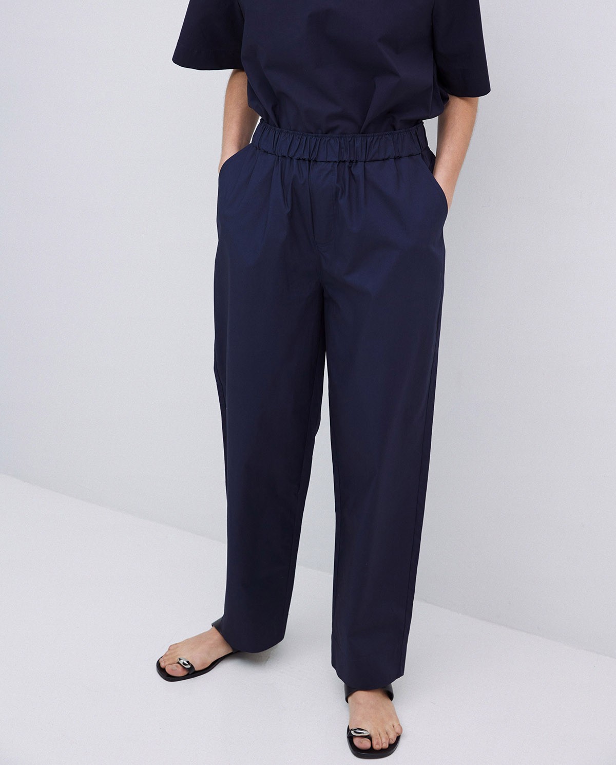 Pantalones rectos popelín azul oscuro 2