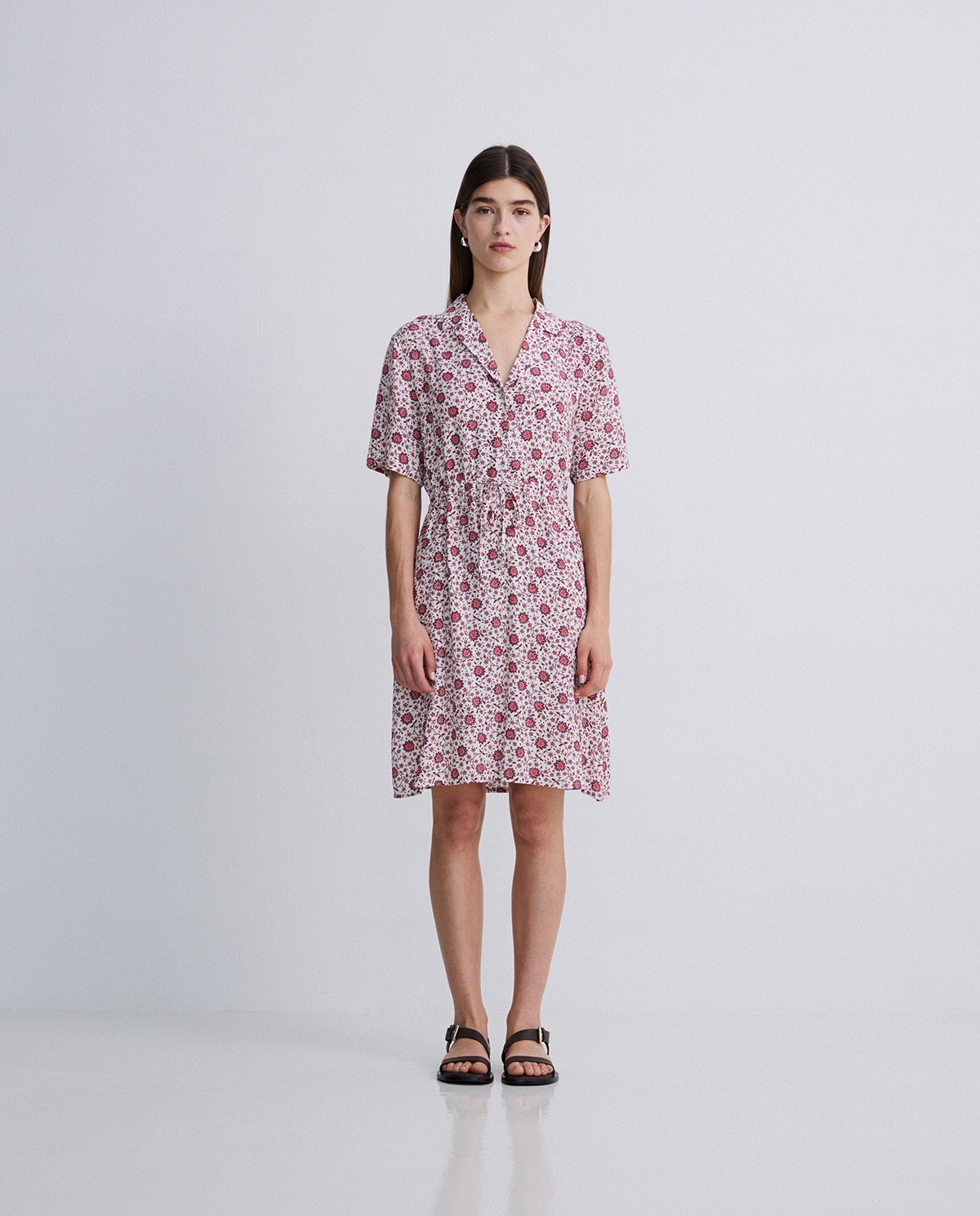 Short floral aubergine dress