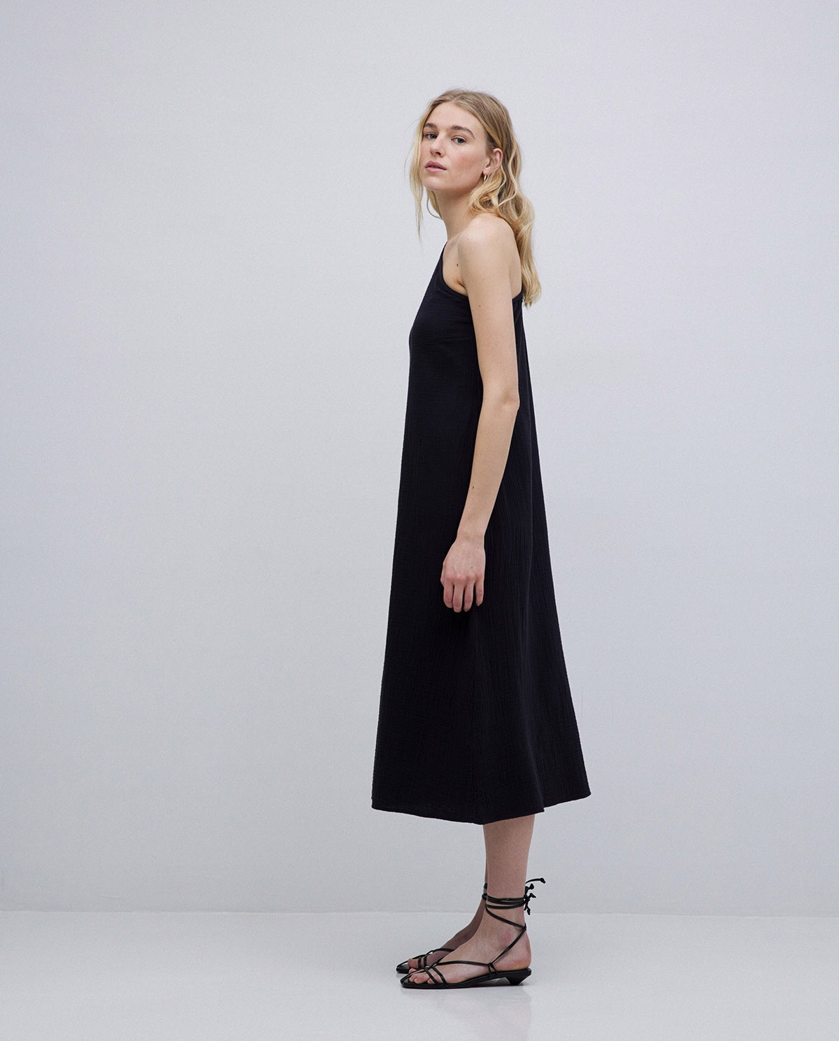 Vestido asimétrico doble gasa negro 3
