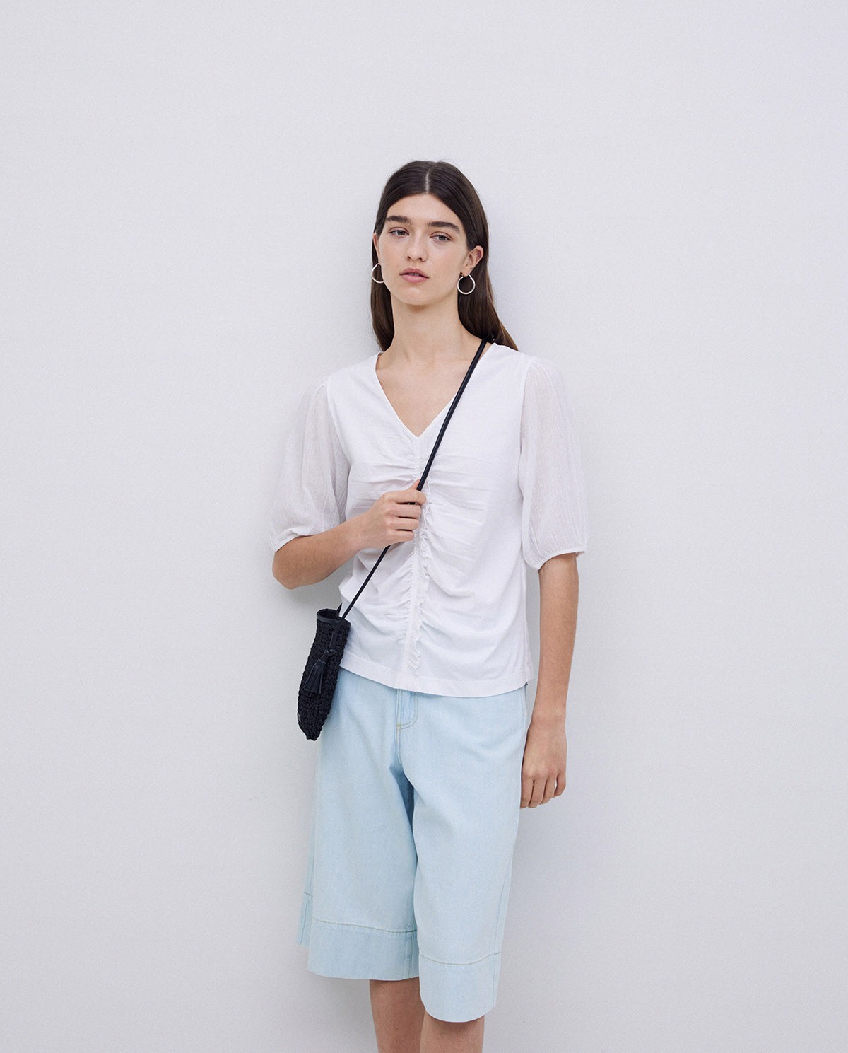 Camiseta detalle volante blanco 3