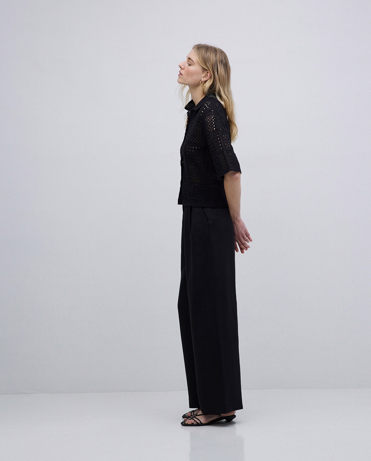 Cárdigan crochet negro