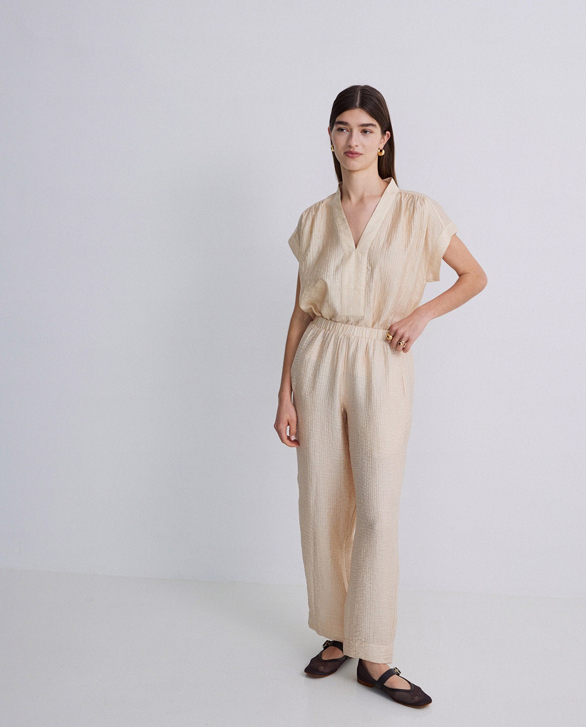 Pantalones wide leg ondulaciones vainilla