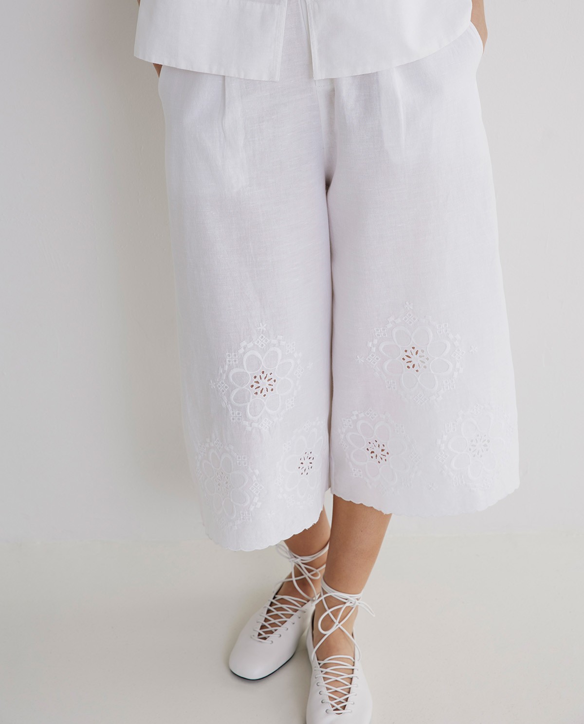 Cotton-linen skirt trousers with floral embroidery|Yerse 1