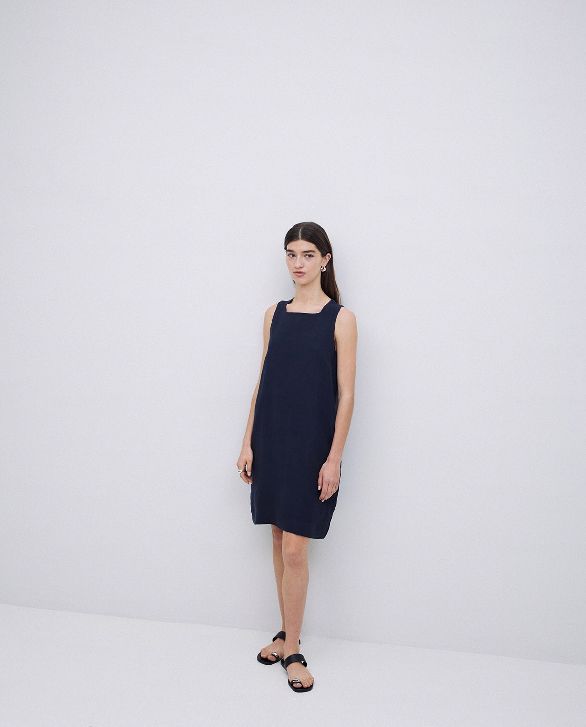 Robe 100 % lin bleu foncé 1