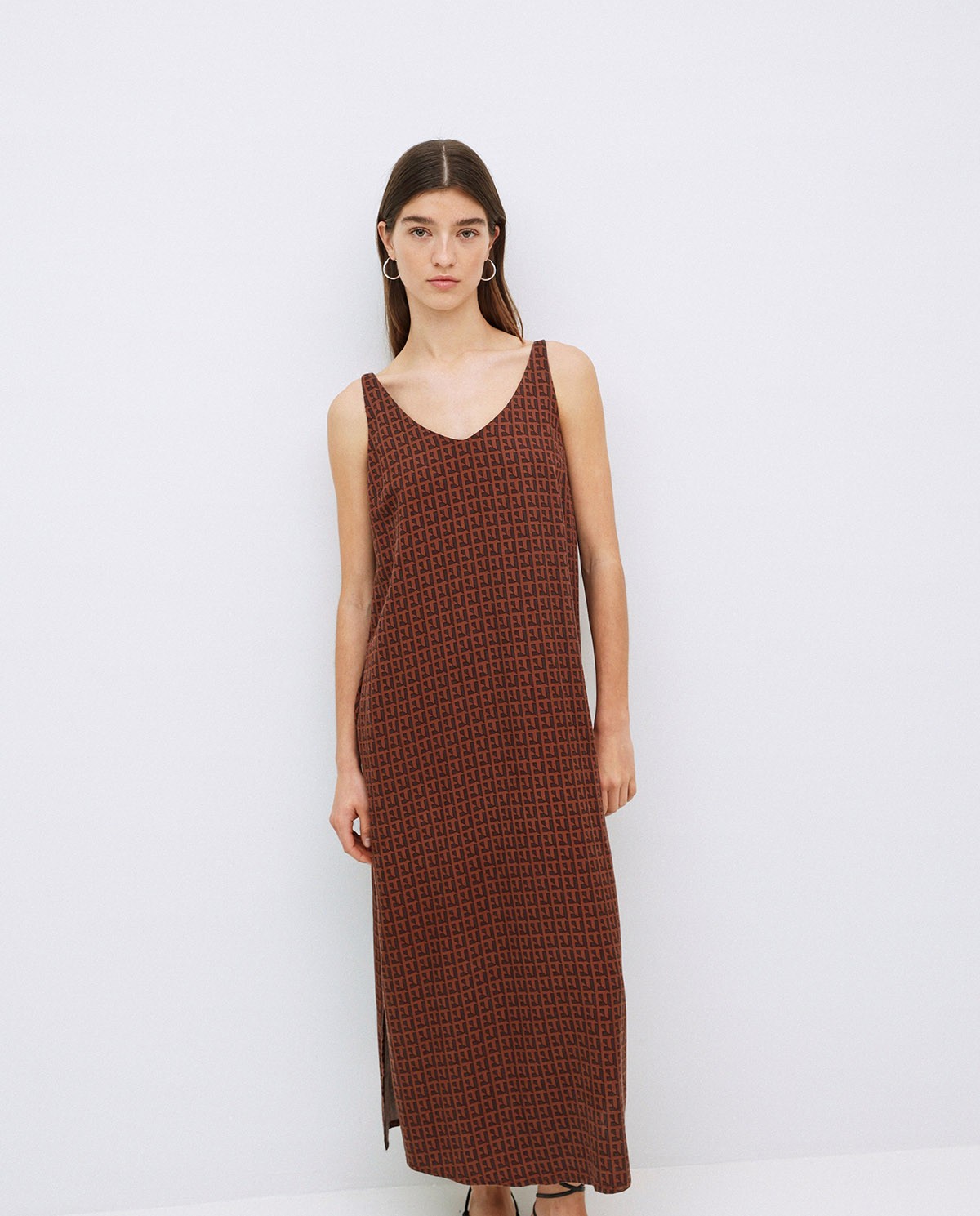 Vestido tencel pico chocolate 4