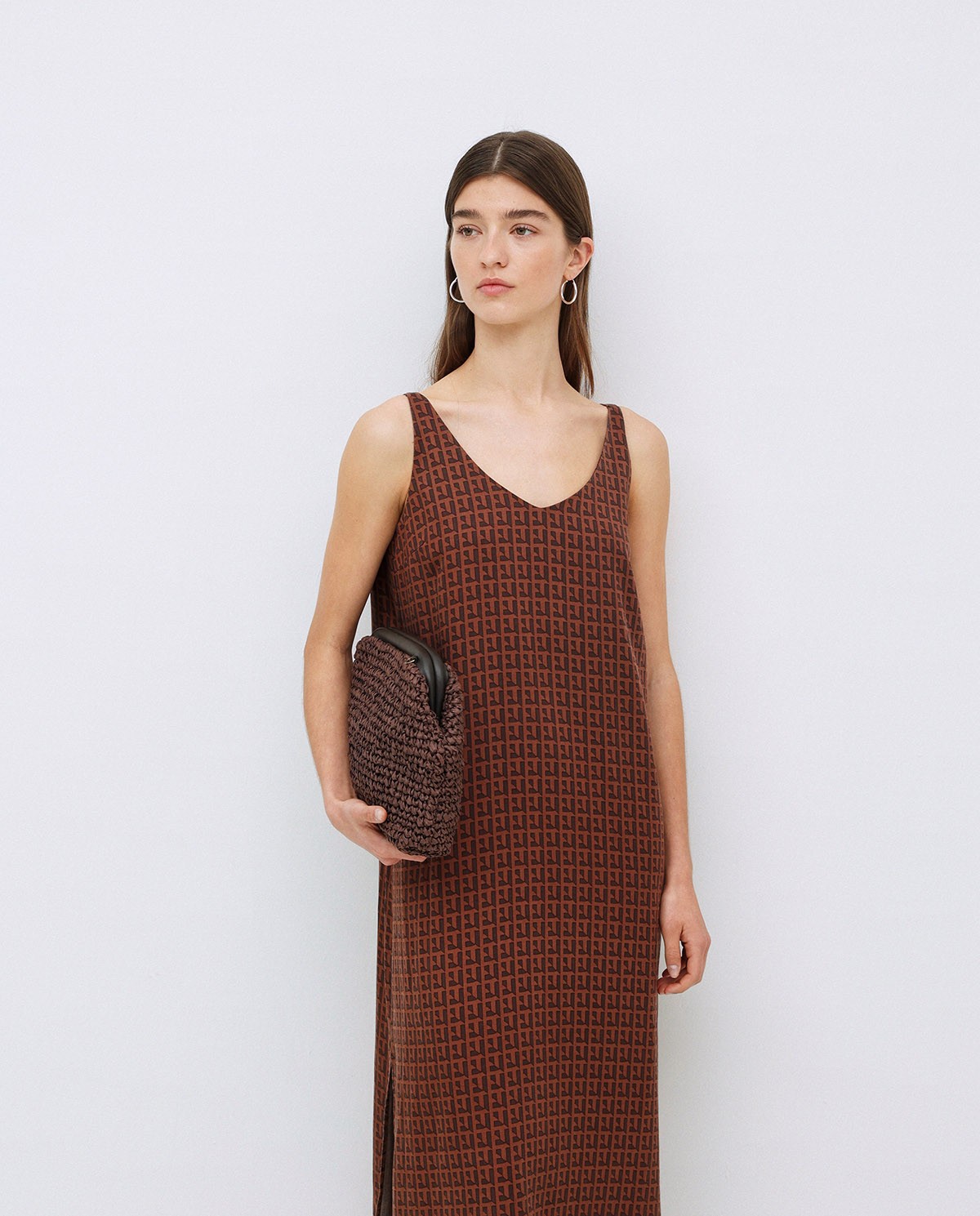 Vestido tencel pico chocolate 5