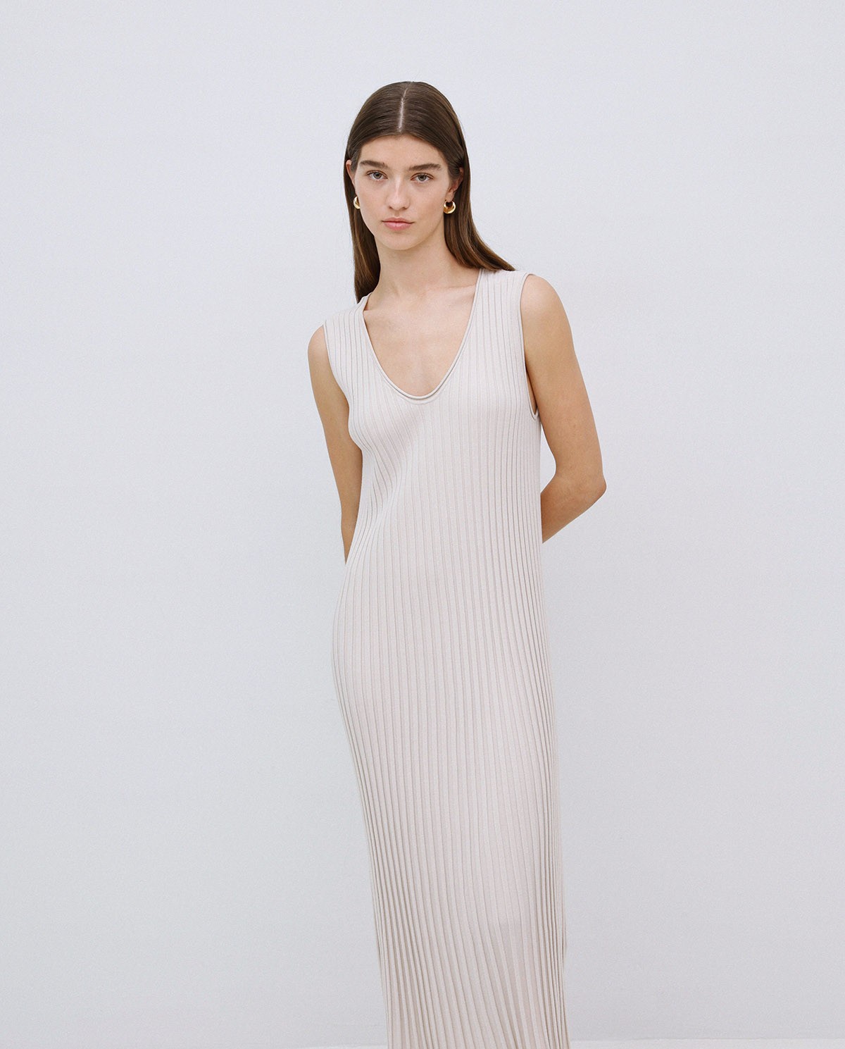 Vestido largo tirantes evasé beige 1