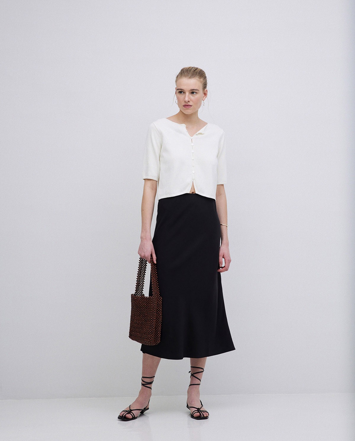 Falda midi tencel negro 4