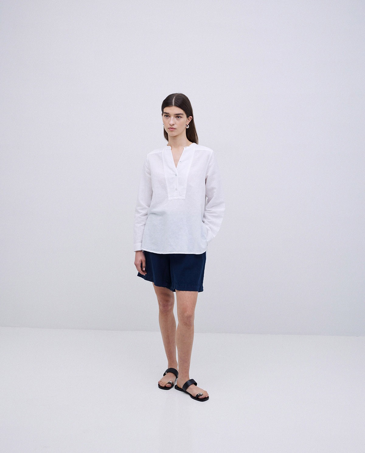 Linen shorts navy 4