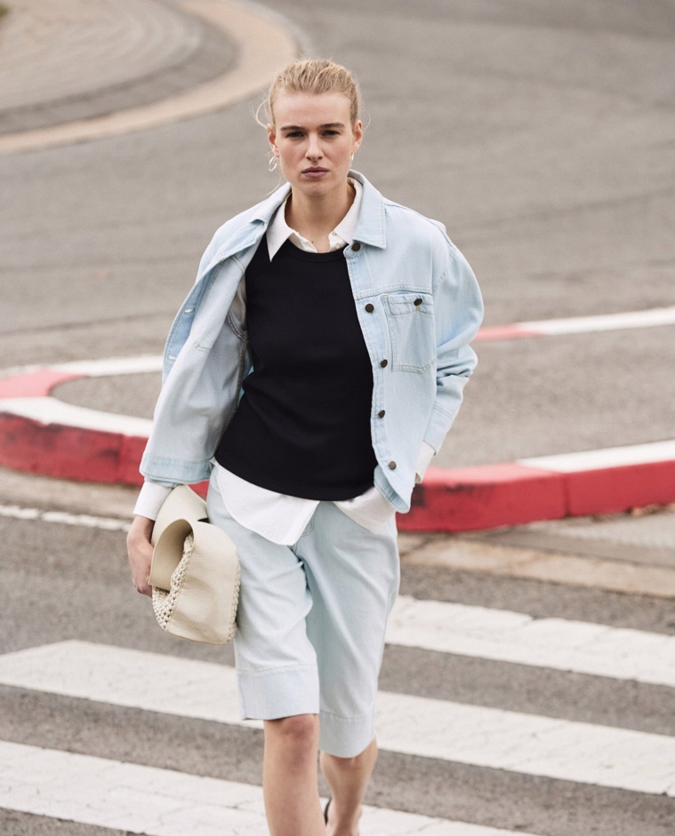 Indigo blue denim Bermuda shorts