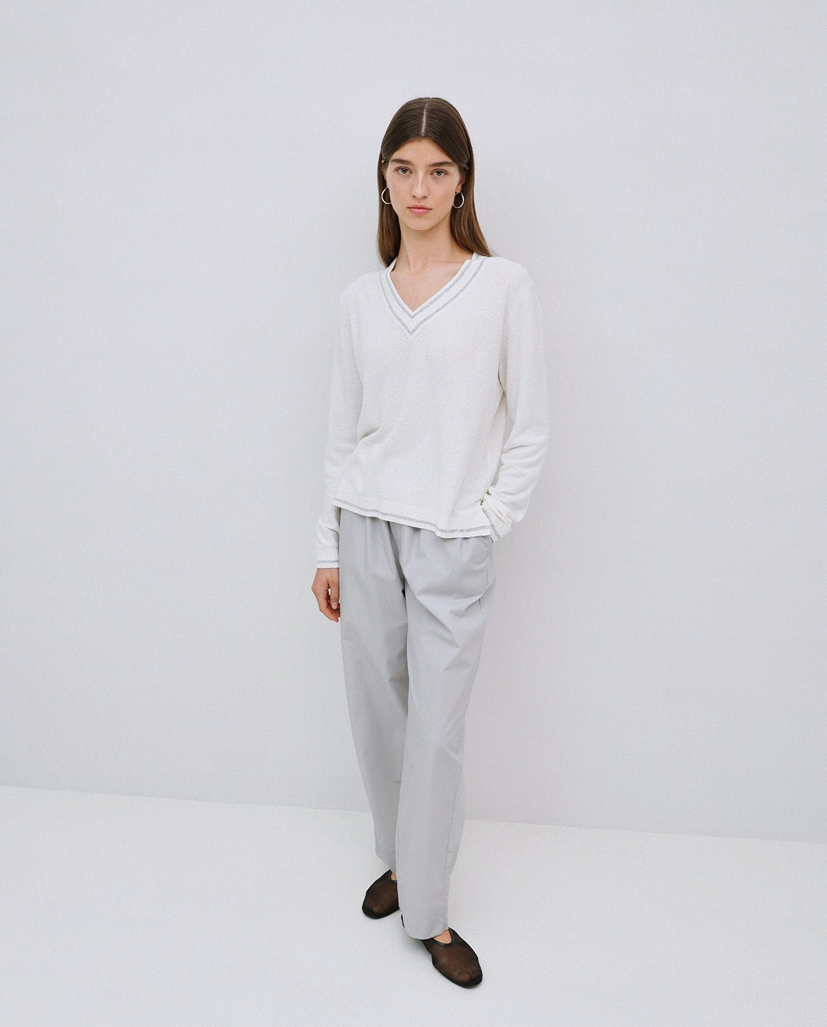 Jersey cuello pico gris