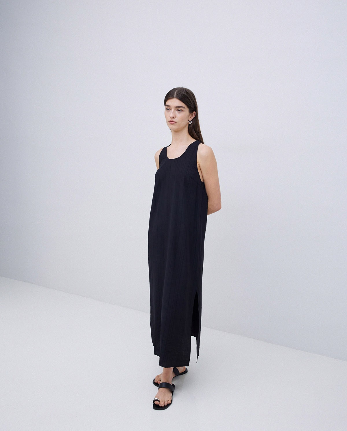 Vestido largo sin mangas negro 2