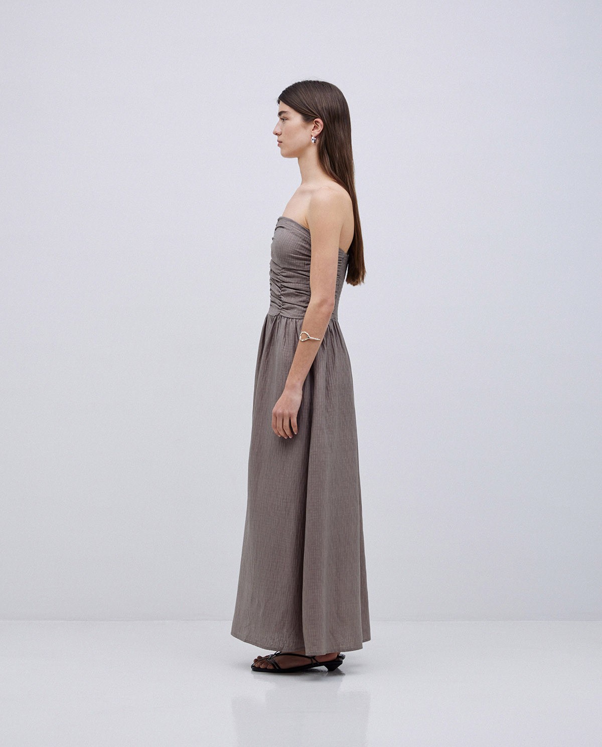 Vestido largo drapeado caqui 4