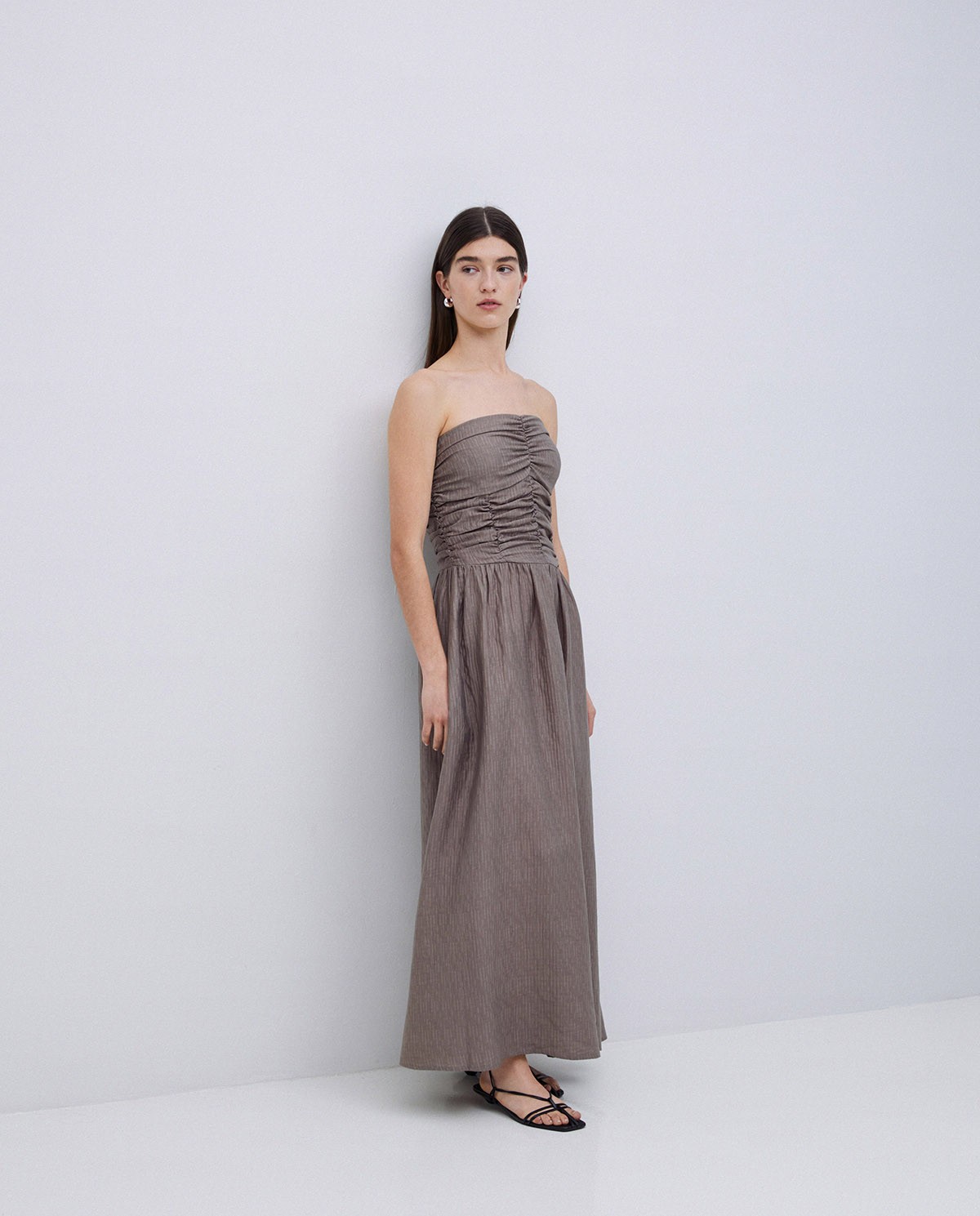 Vestido largo drapeado caqui 2