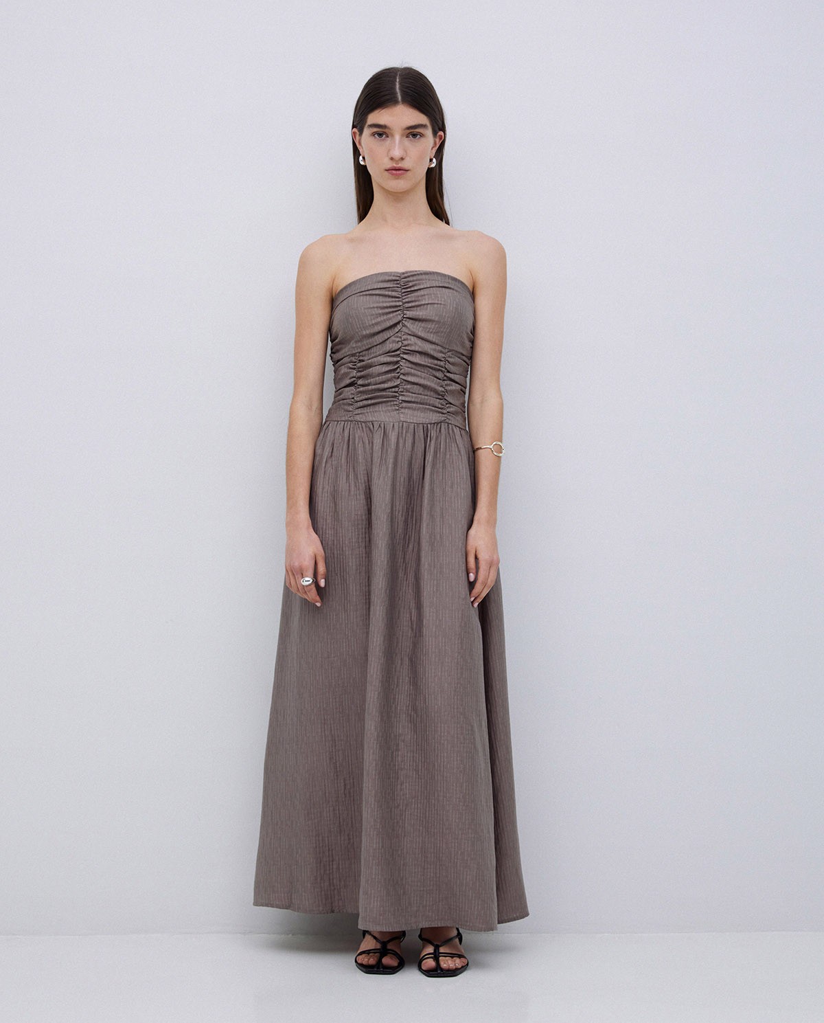 Vestido largo drapeado caqui 1