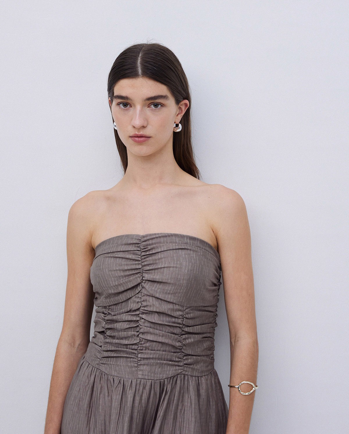 Vestido largo drapeado caqui 3