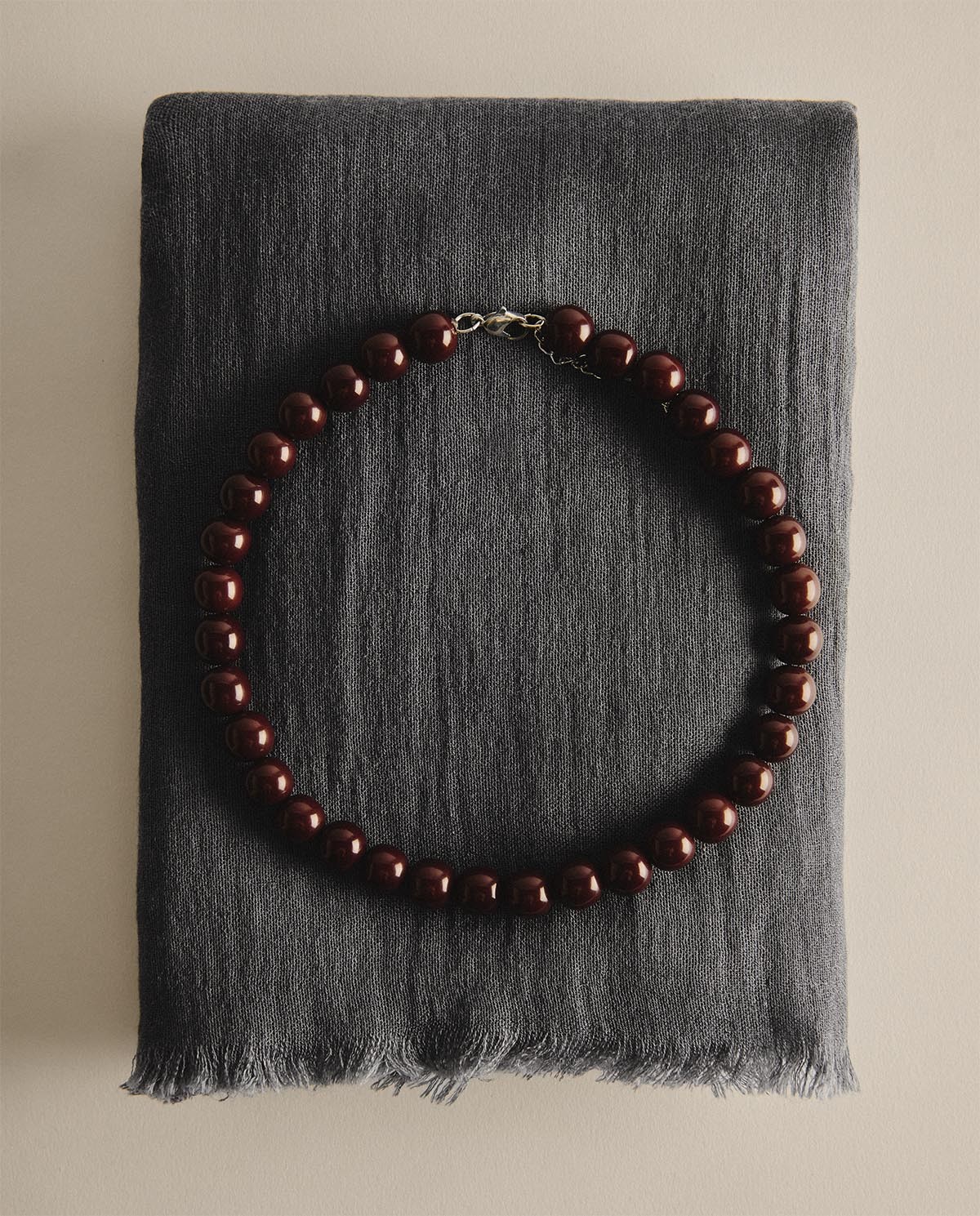 Beaded necklace brown woman Yerse - Front view