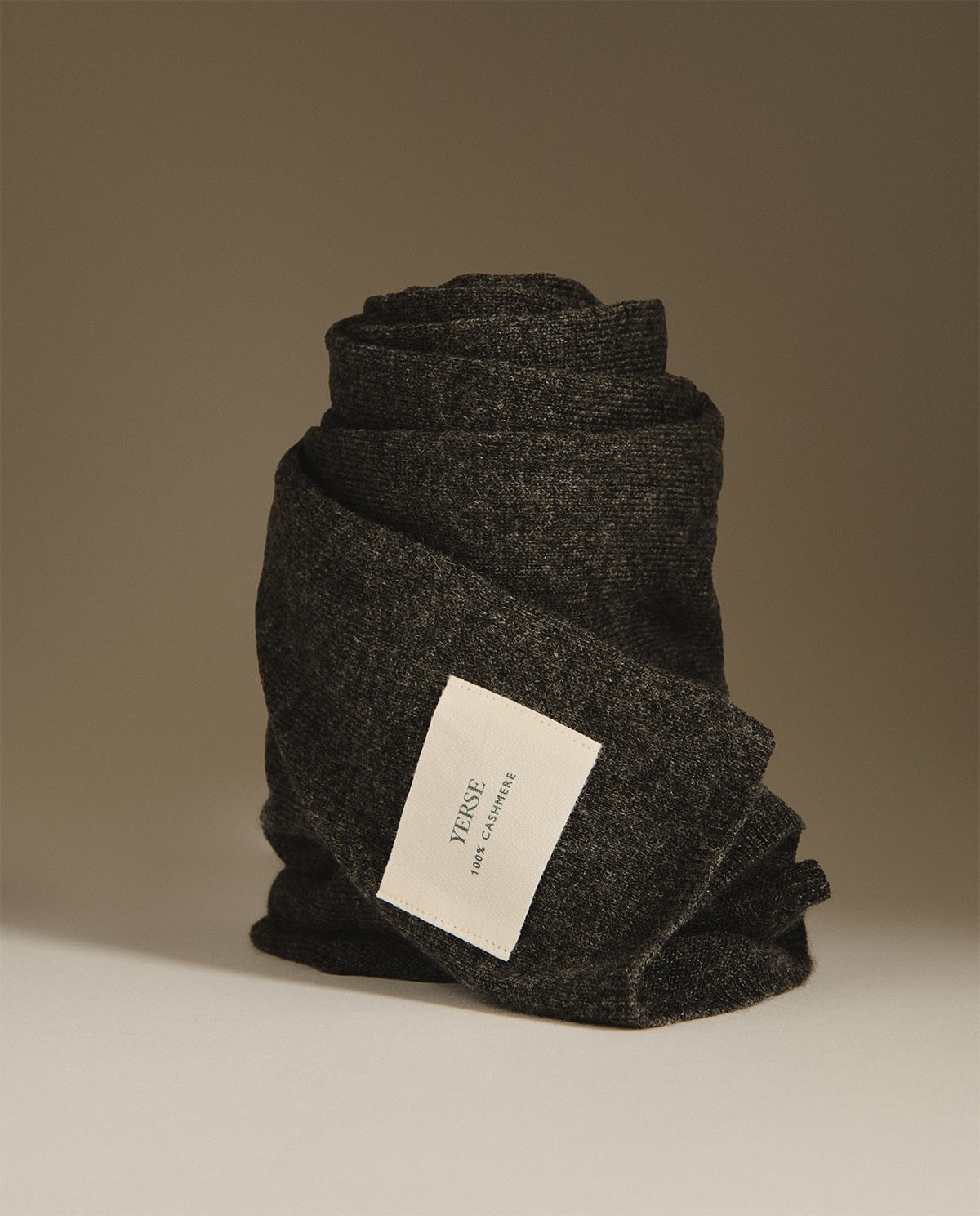 Anthracite 100% cashmere scarf woman Yerse - Front view