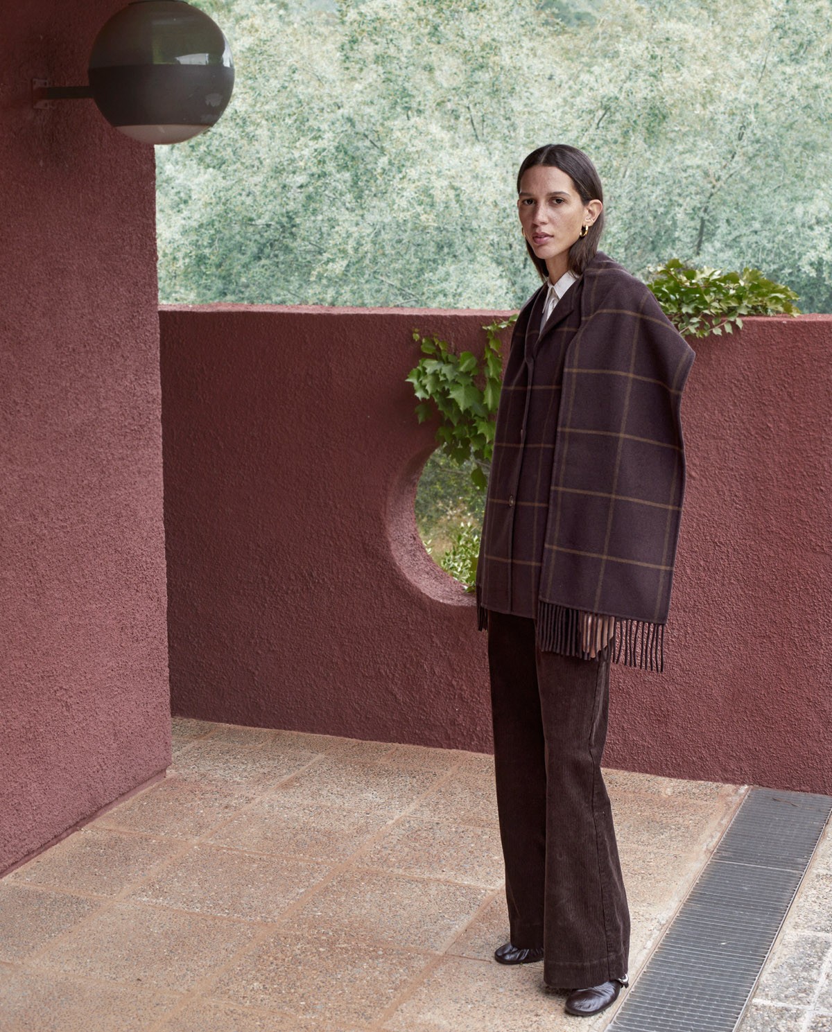 Chocolate corduroy flared trousers woman Yerse - Front view 1