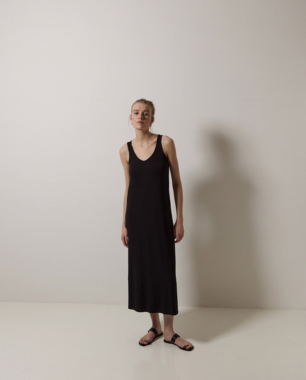 Vestido largo punto negro 4