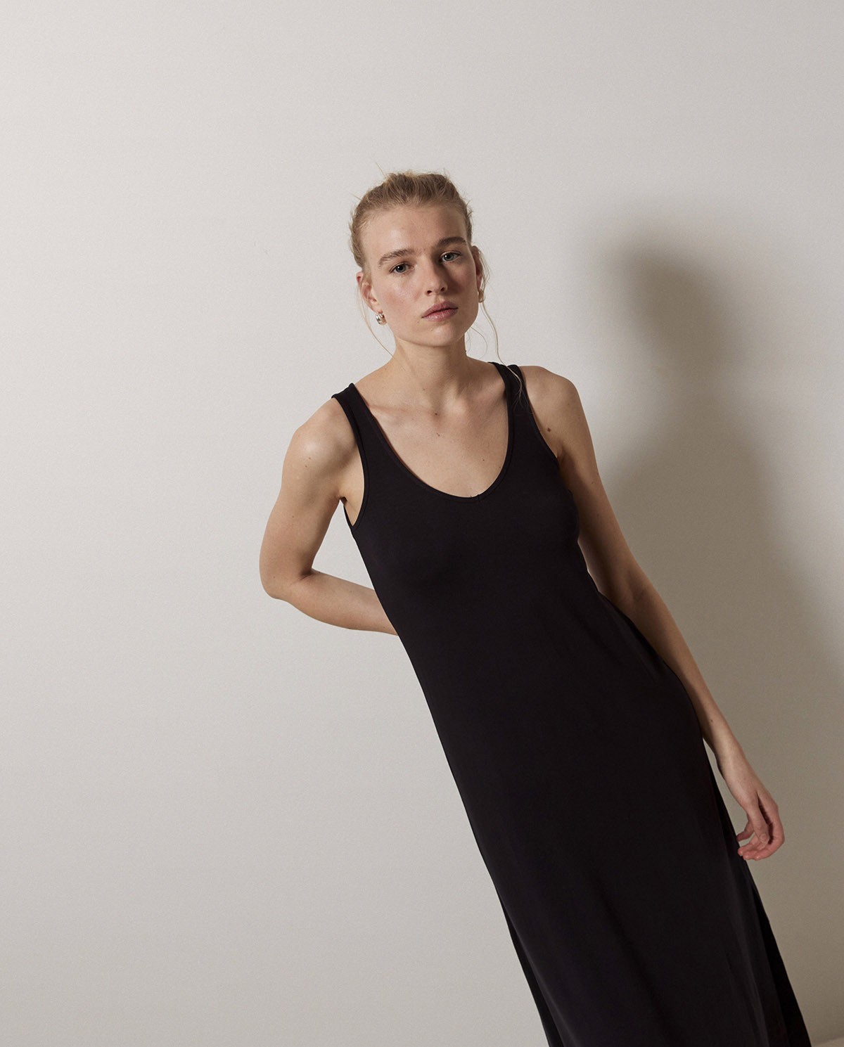 Vestido largo punto negro 2