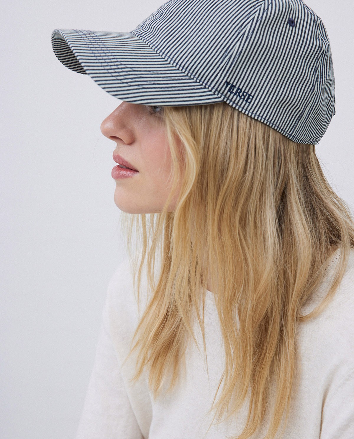 Gorra ajustable rayas gris 5