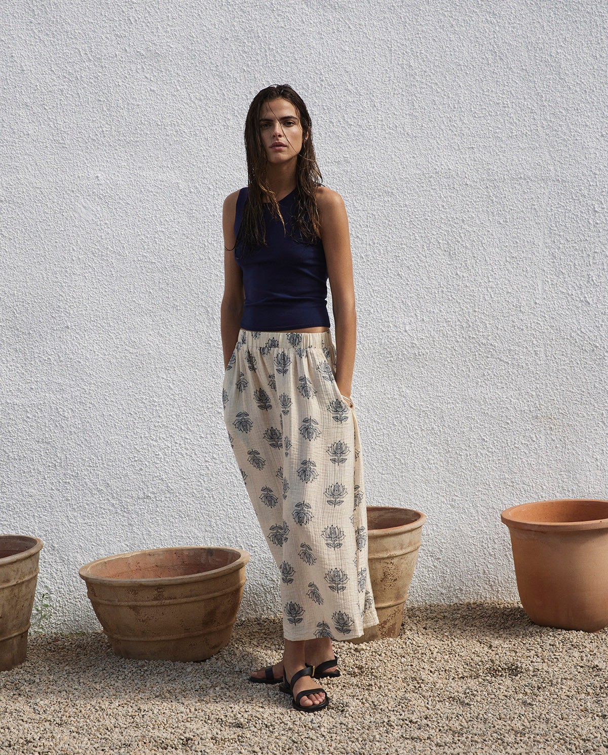 Falda midi estampado flores crudo