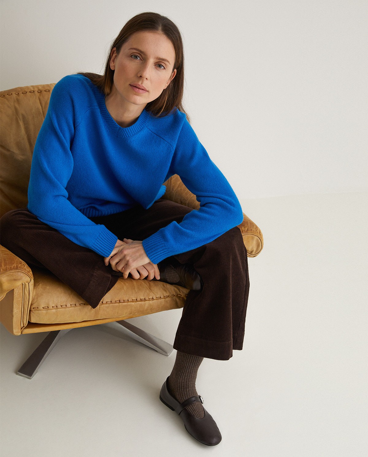 Blue V-neck wool blend sweater - Sweater made with RWS wool