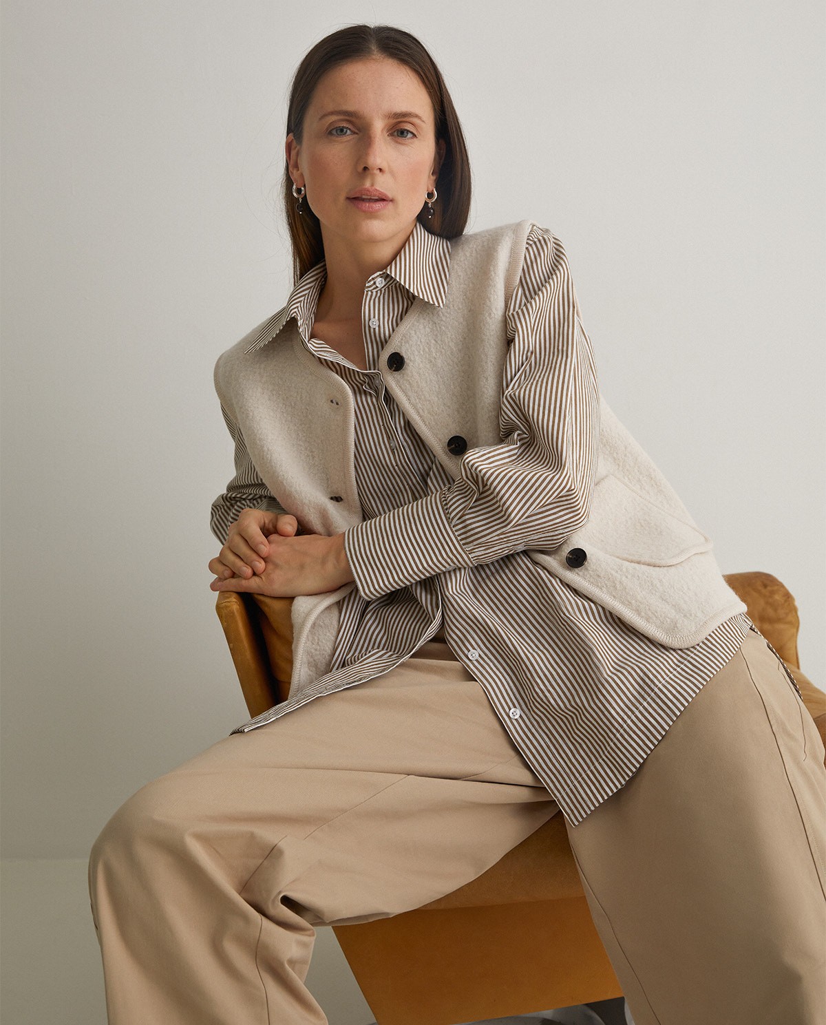 Raw wool blend vest with pockets - Vest made with boiled wool 2