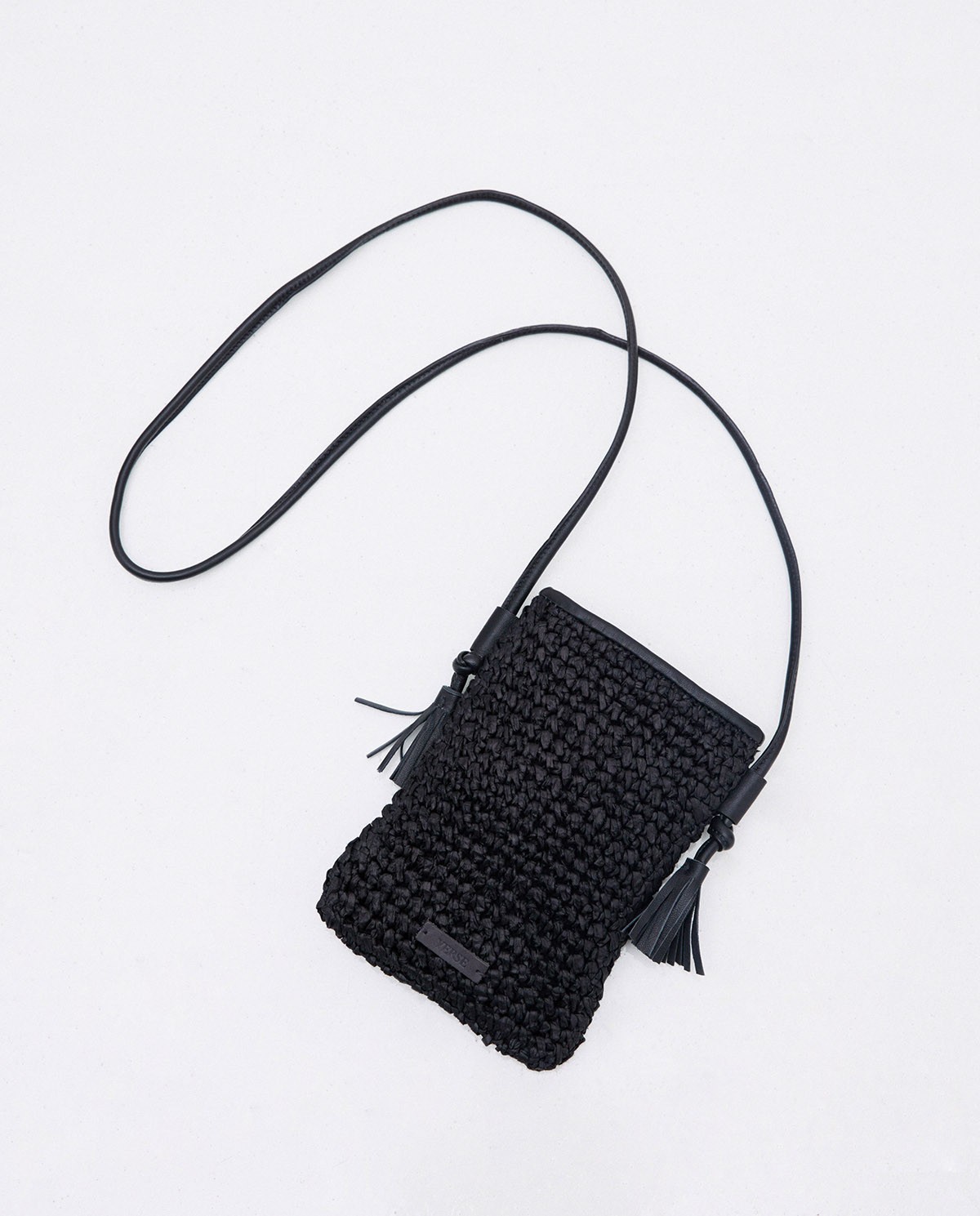 Sac fait main en raphia noir 1