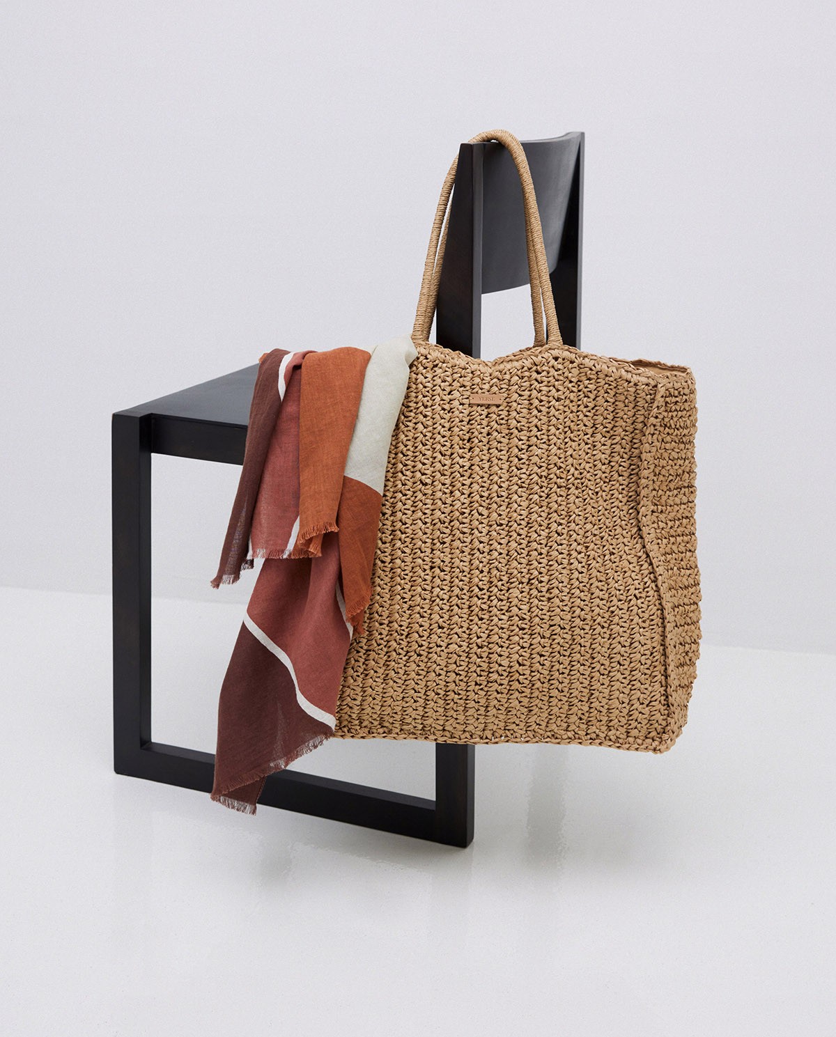 Natural raffia shopper bag