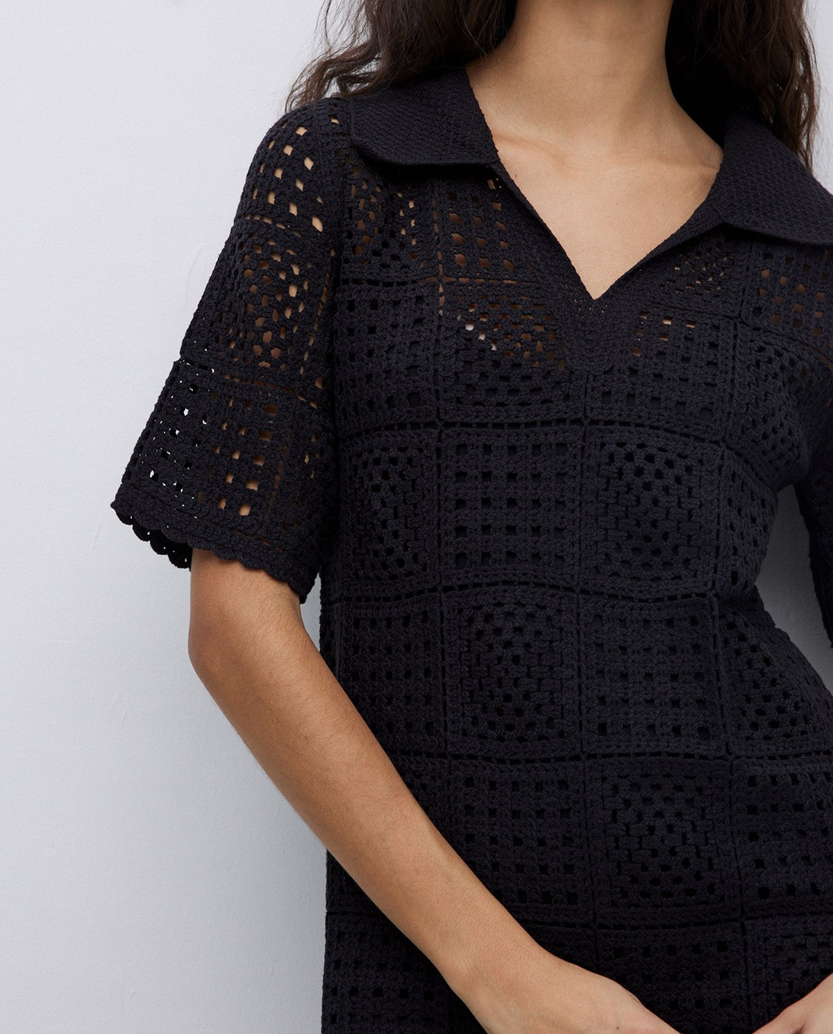 Vestido crochet cuello polo negro 3