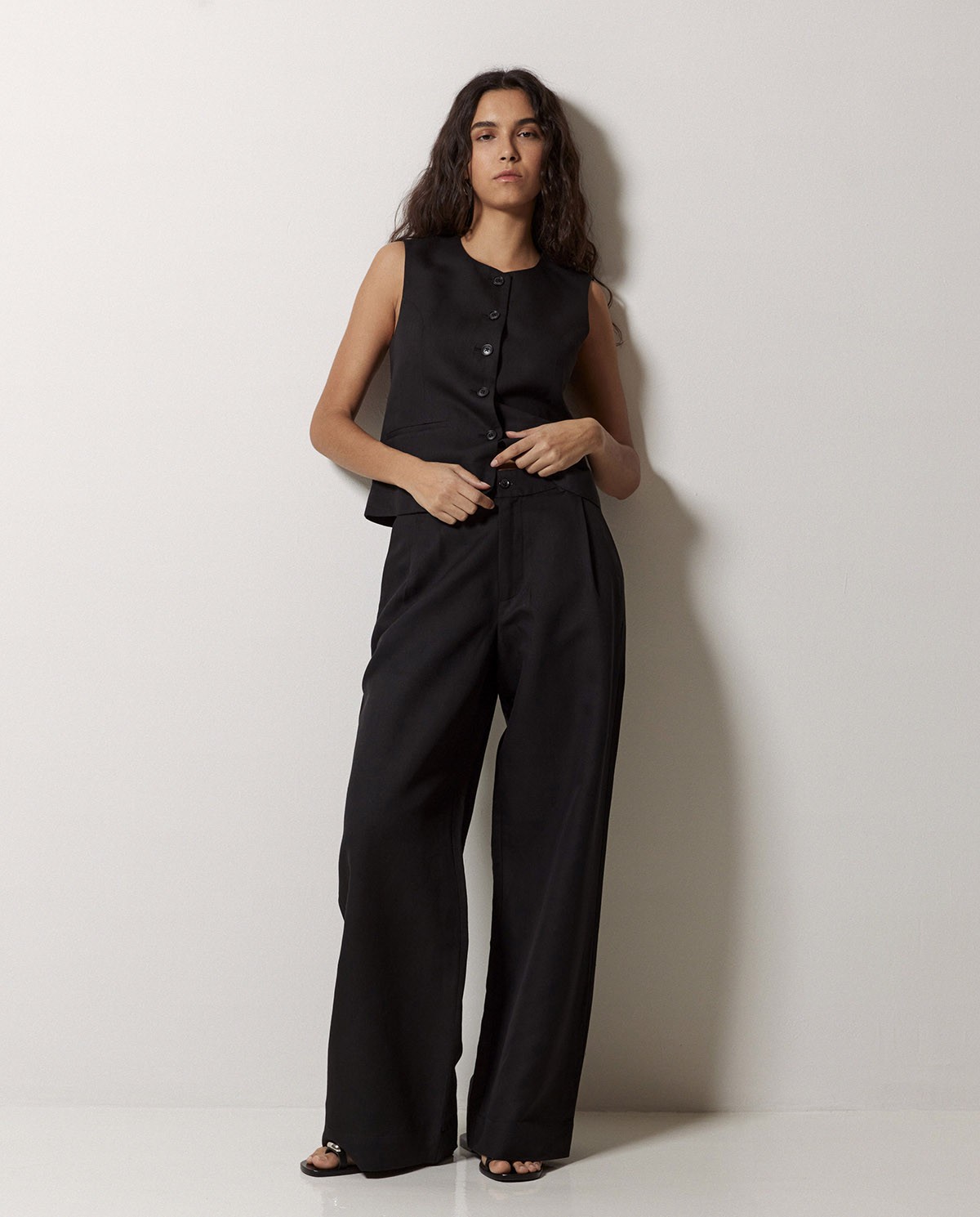 Pantalones wide leg pinzas negro 2