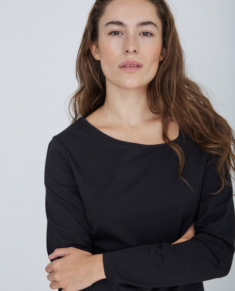 Pull fin asymétrique noir