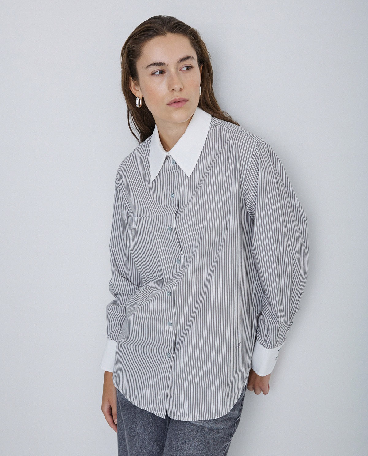 Camisa 100% algodón rayas gris claro