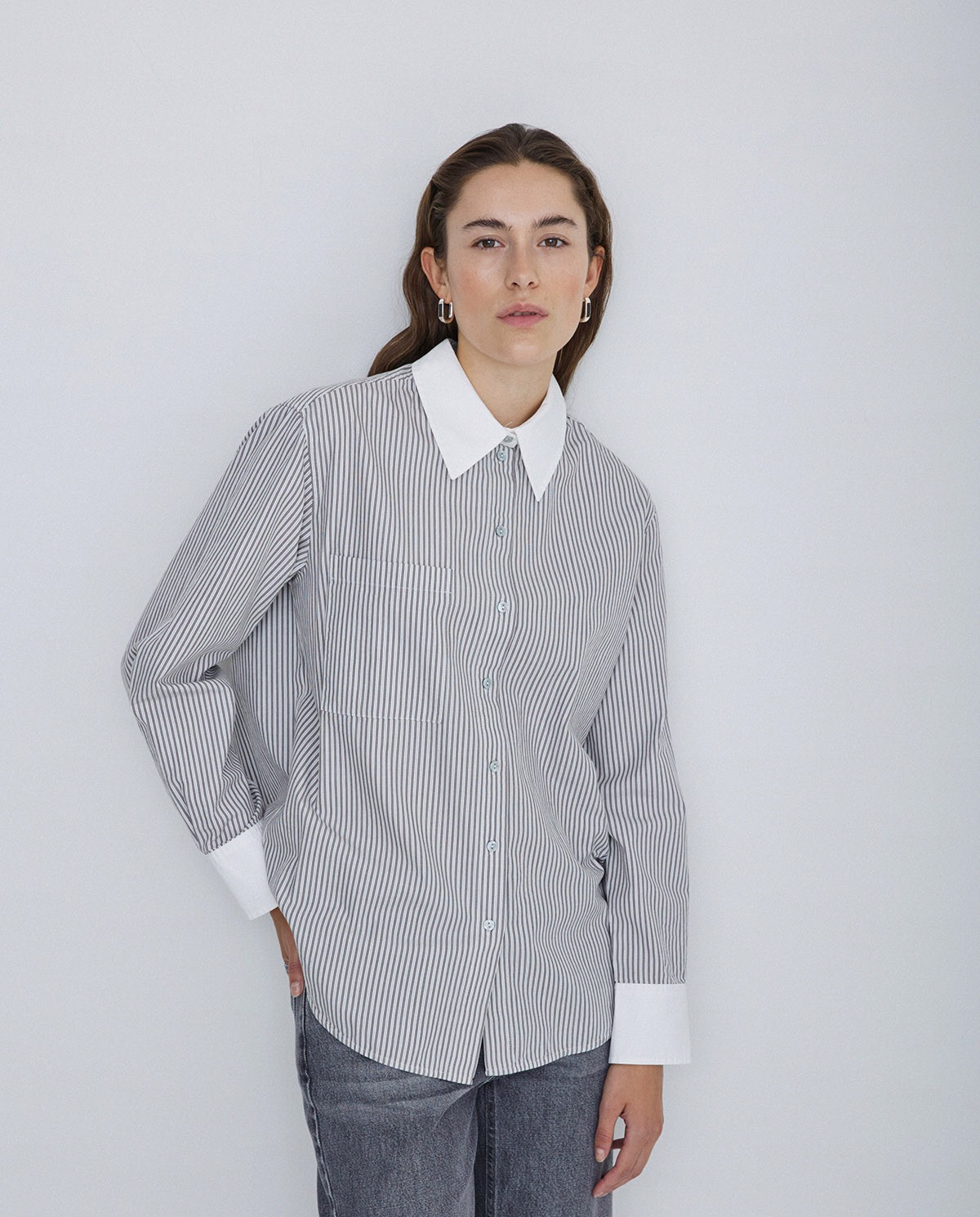 Camisa 100% algodón rayas gris claro
