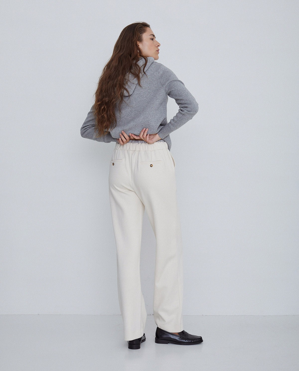 Pantalon fluide en maille écru 4