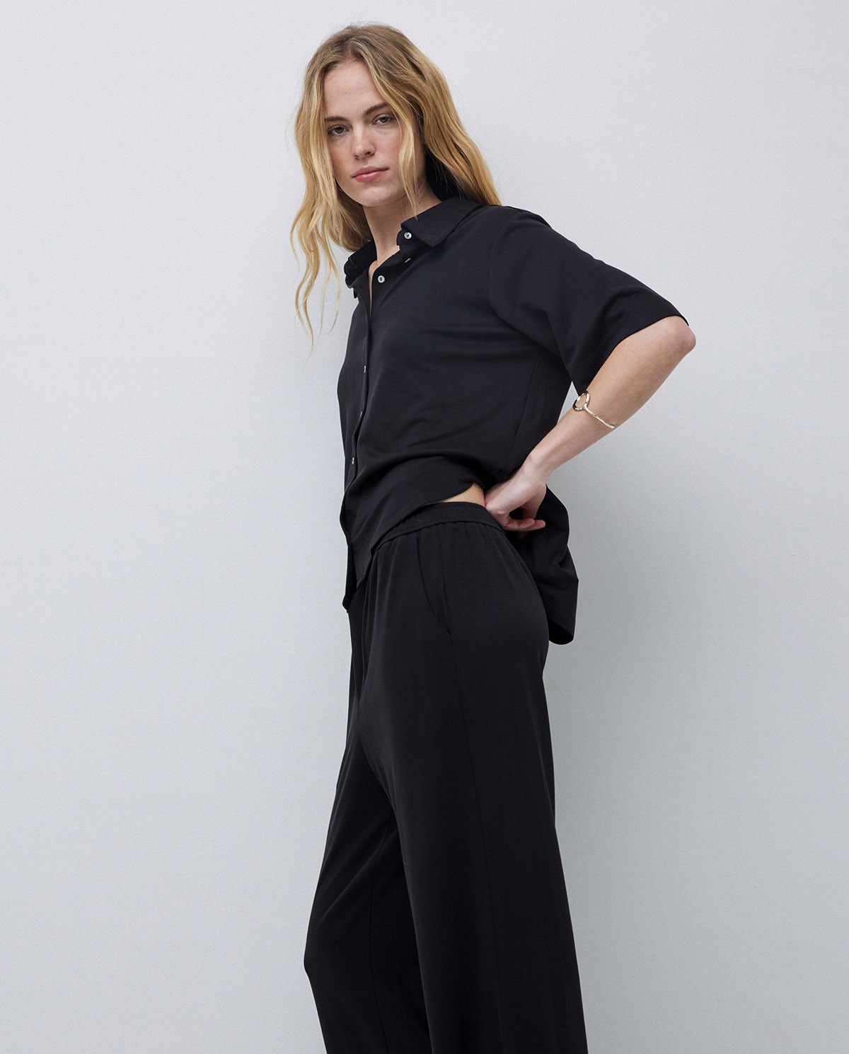 Pantalones punto fluidos negro 4