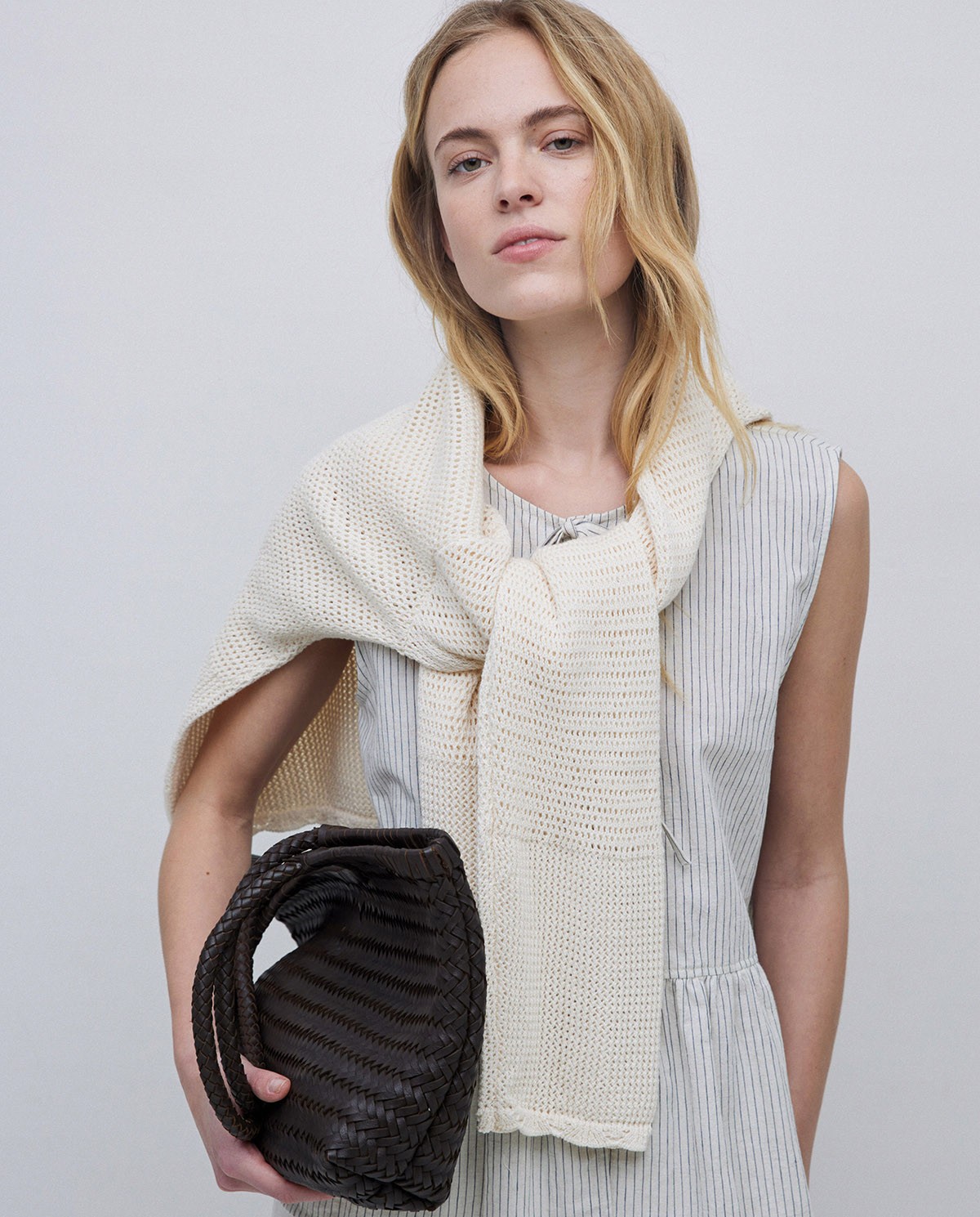 Ecru sleeveless blouse with ties 6