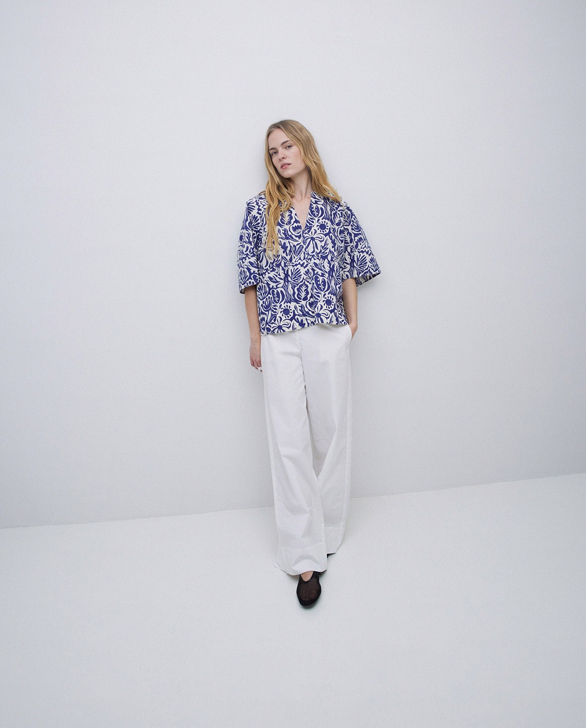 Chemise col tunisien floral bleu indigo 5