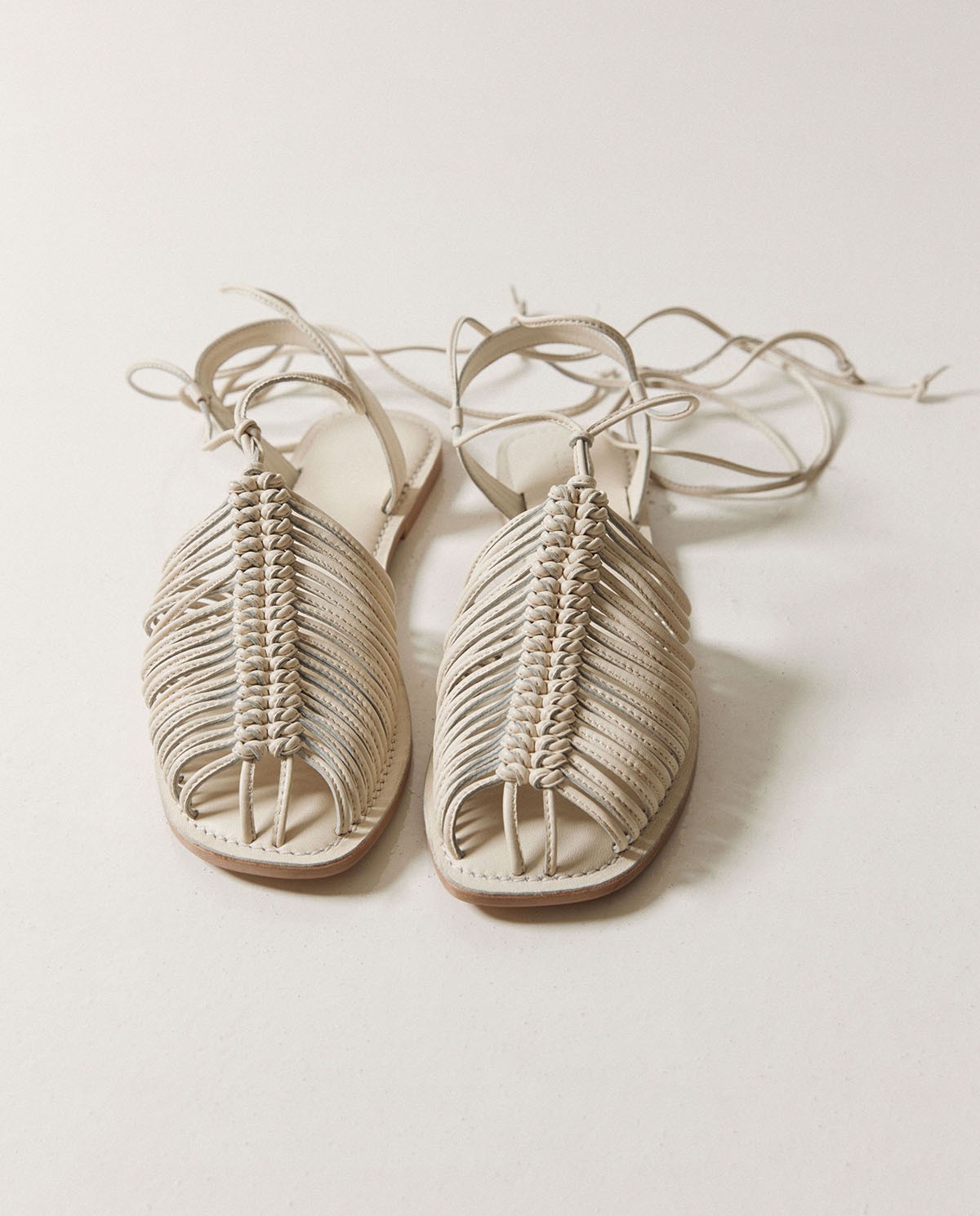 Sandalias planas handmade blanco roto