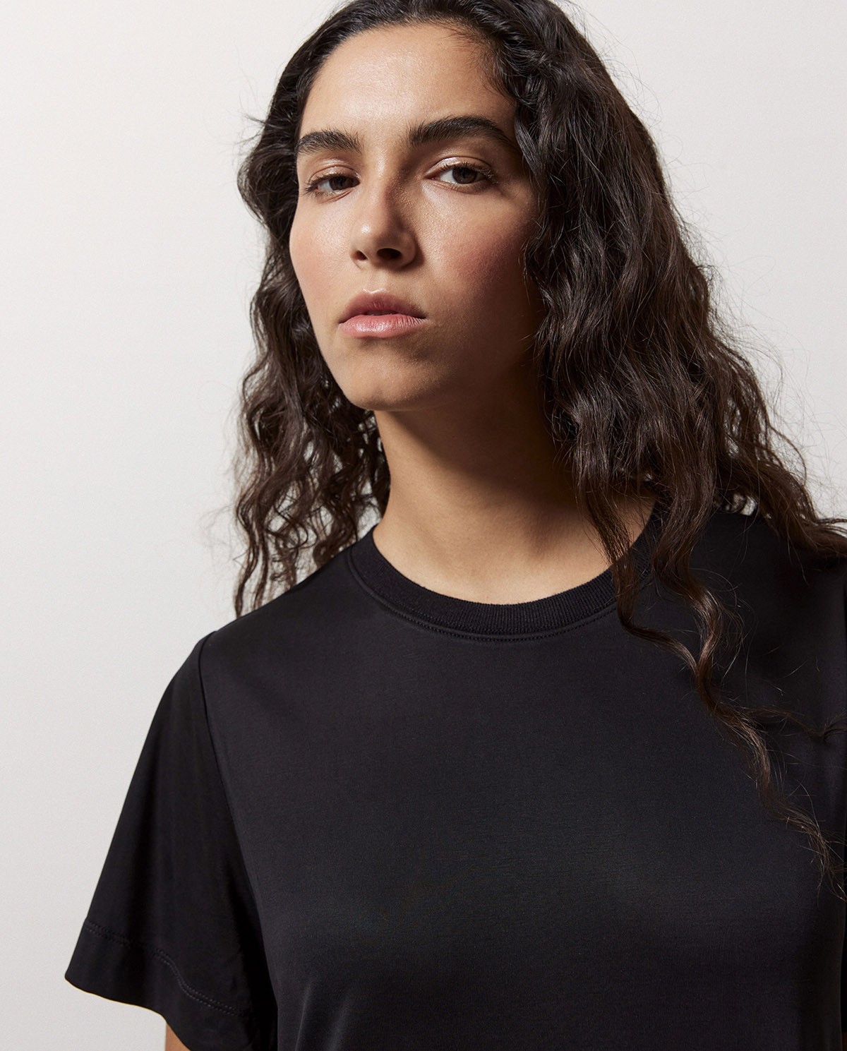 Vestido evasé falda plisada negro 3