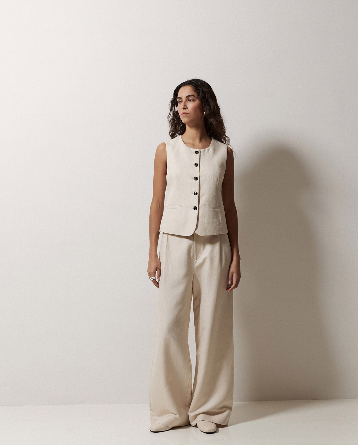 Ecru pleated wide-leg trousers 3
