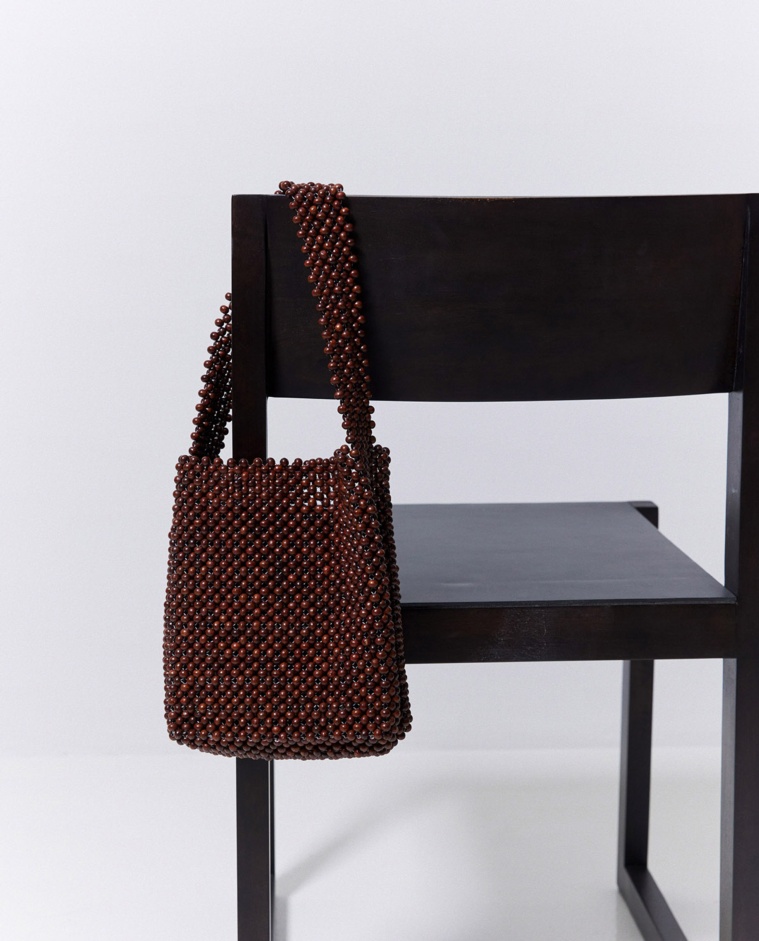 Bolso abalorios madera chocolate